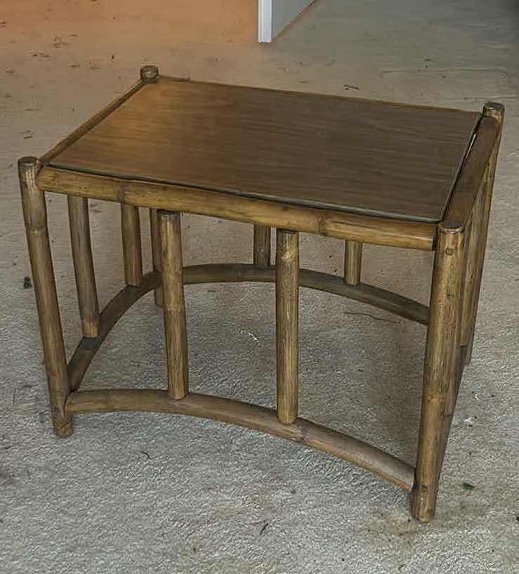 Photo 1 of VINTAGE END / SIDE TABLE 18 1/2“ x 27“ x H20 1/2“