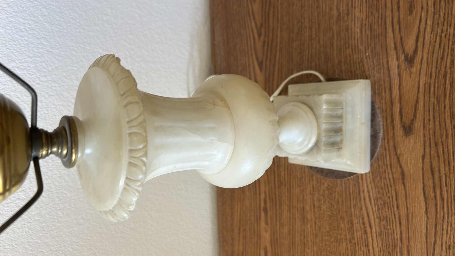 Photo 2 of VINTAGE MARBLE/ALABASTER TABLE LAMP WITH ETCHED GLASS SHADE H26”