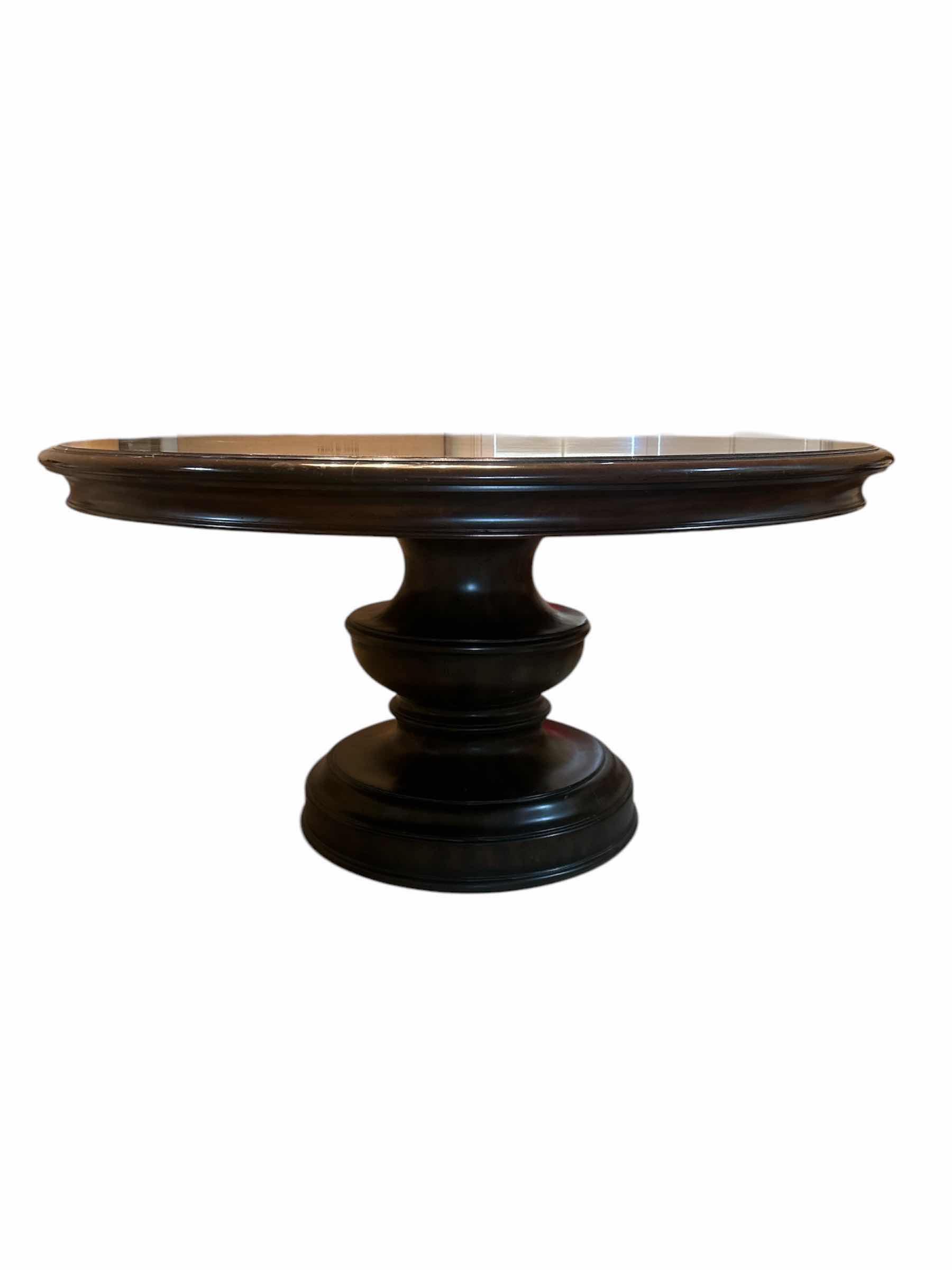 Photo 4 of THOMASVILLE / MAITLAND- SMITH ROUND PEDESTAL DINING ROOM TABLE 58 1/2” x 30 1/2” $6,000