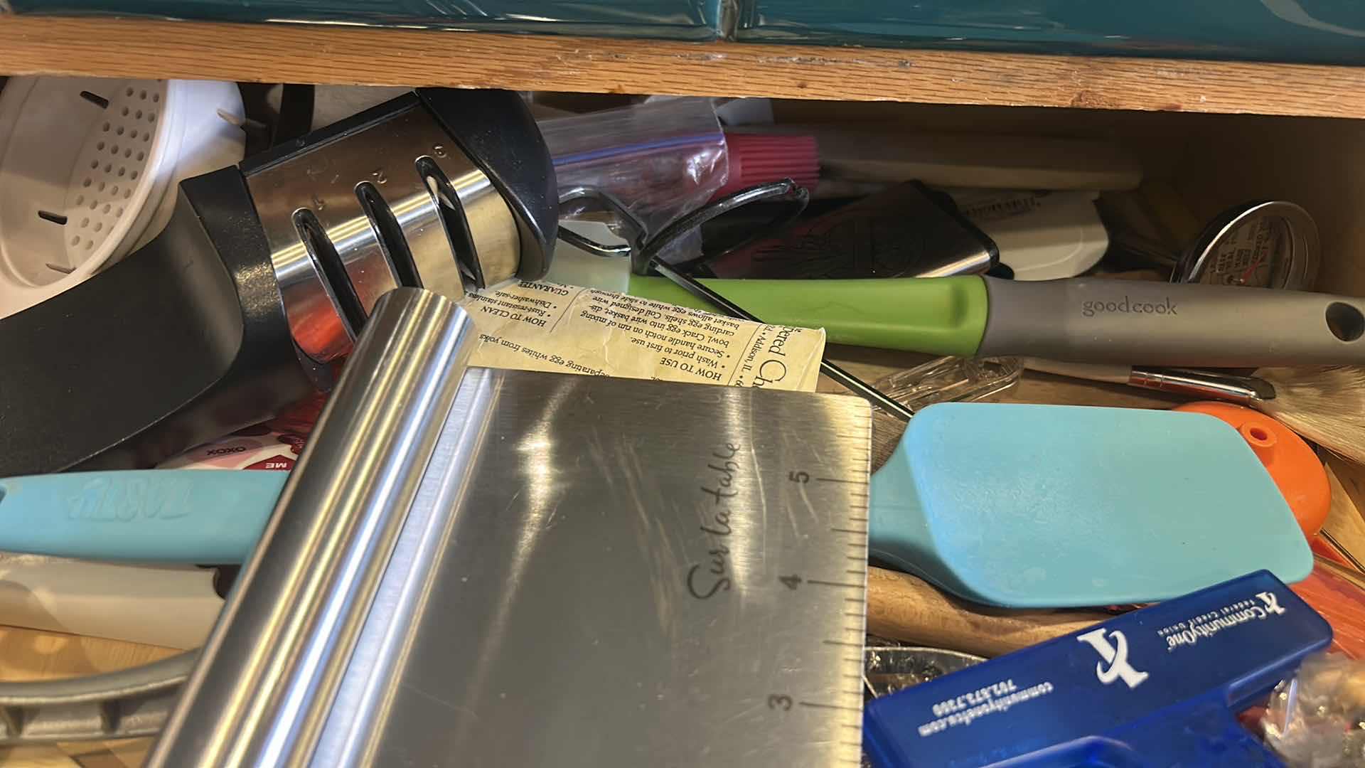 Photo 1 of CONTENTS OF KITCHEN DRAWER