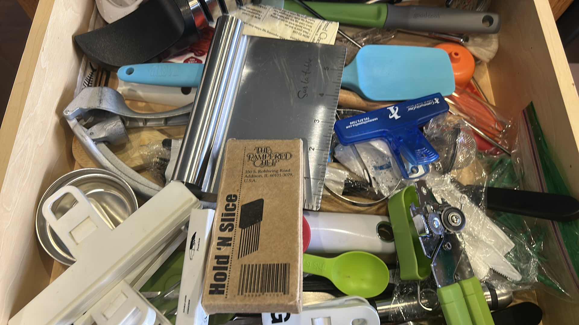 Photo 1 of CONTENTS OF KITCHEN DRAWER