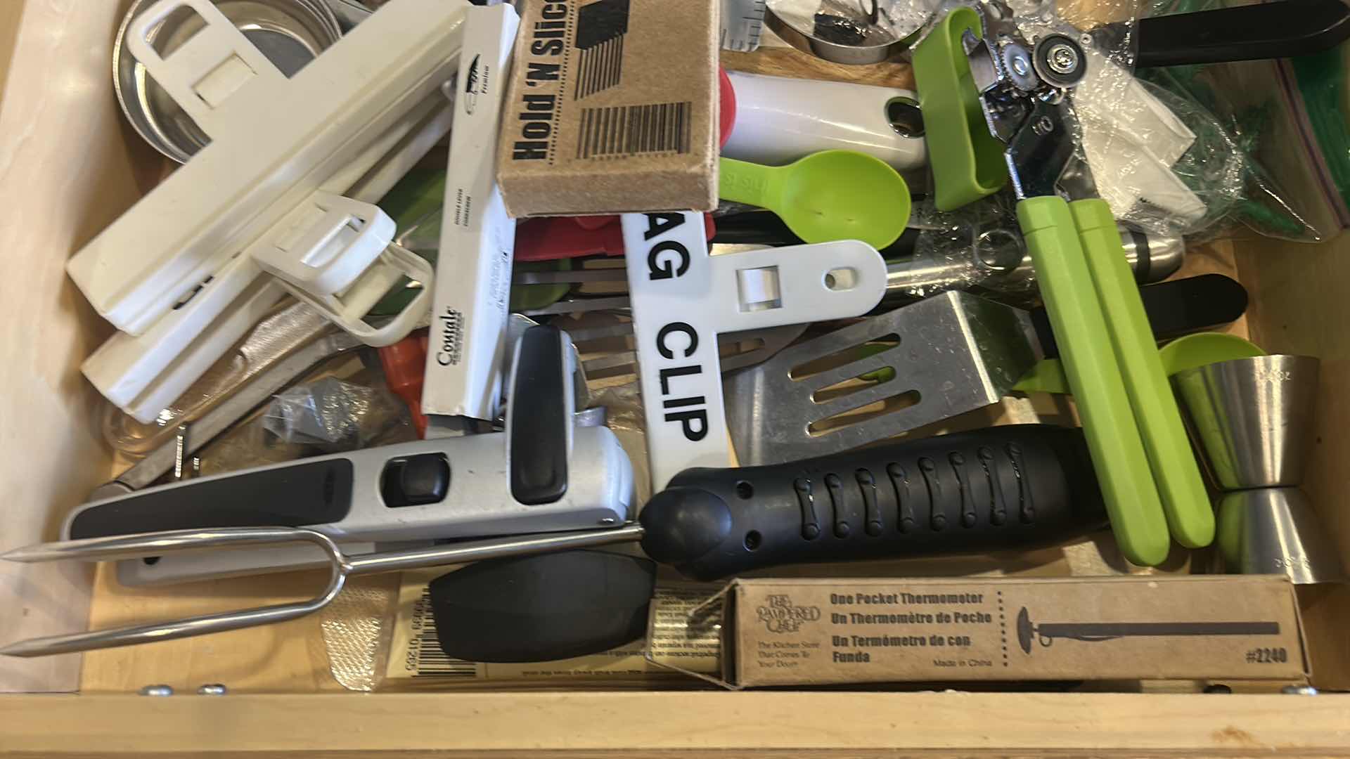 Photo 1 of CONTENTS OF KITCHEN DRAWER