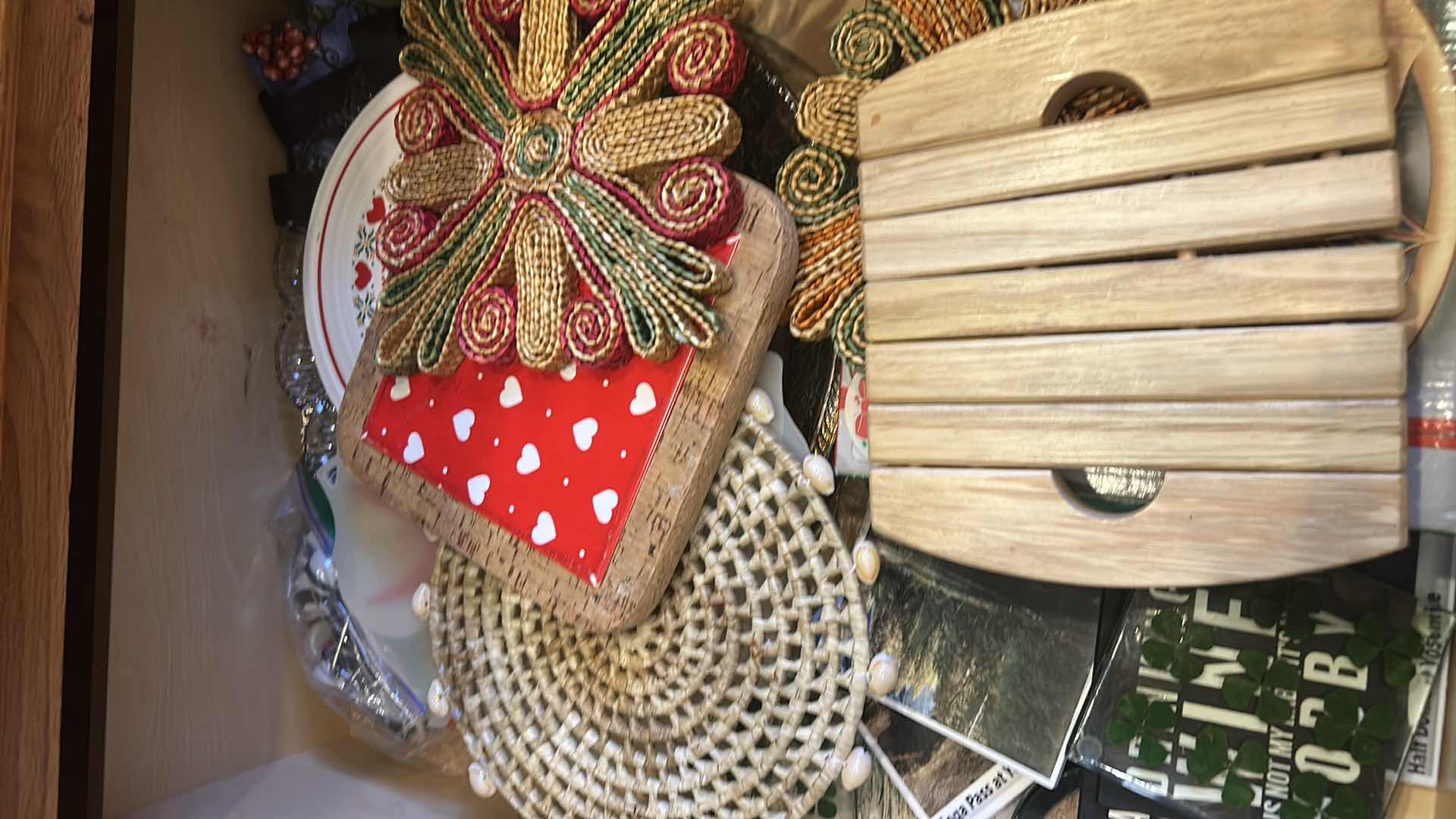 Photo 1 of CONTENTS OF KITCHEN DRAWER