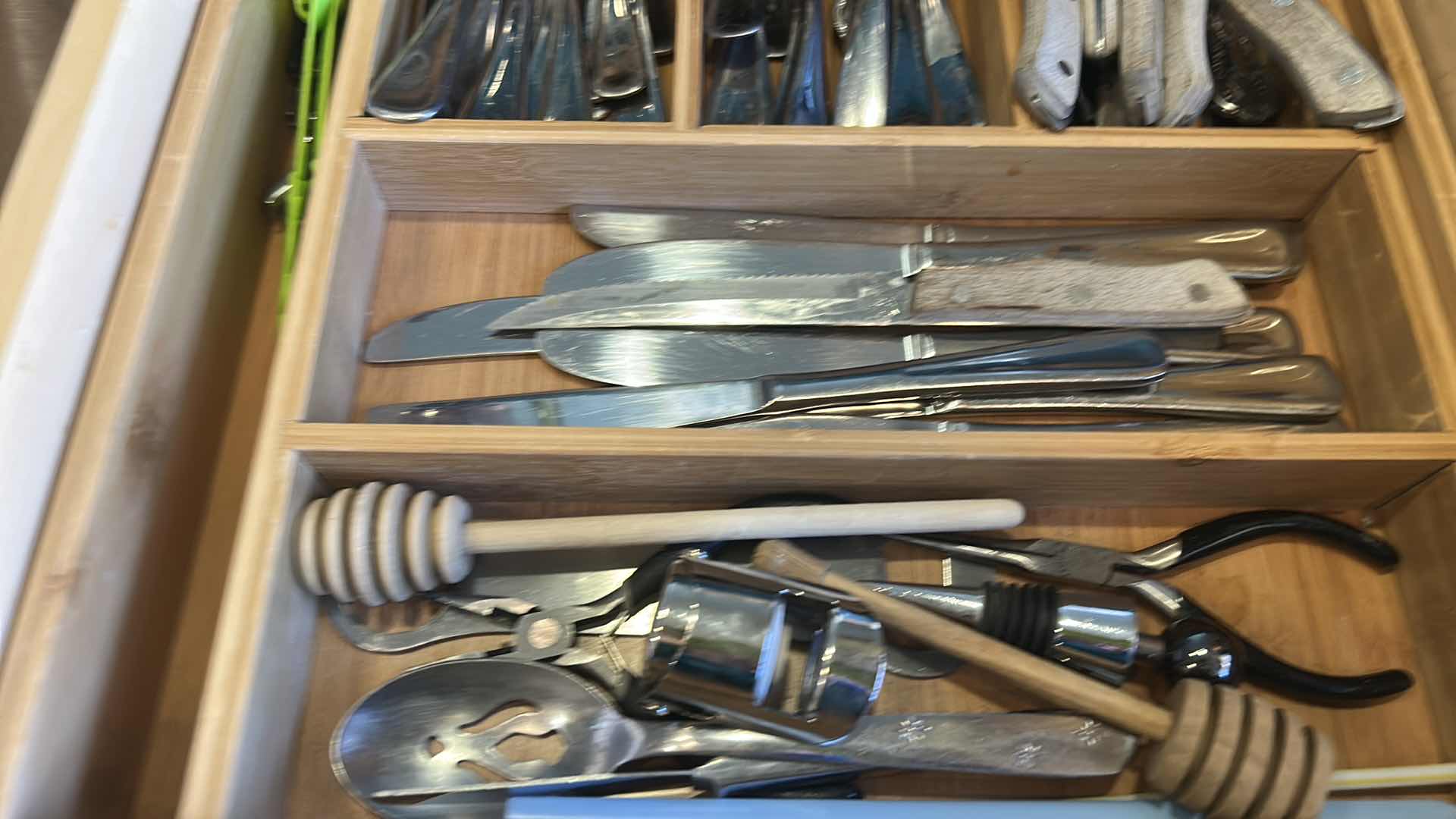 Photo 1 of CONTENTS OF KITCHEN DRAWER
