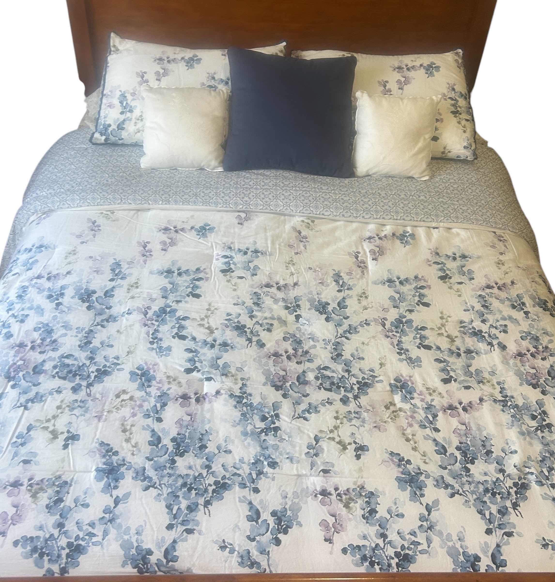 Photo 1 of QUEEN SIZE REVERSIBLE COMFORTER AND 7 PILLOWS