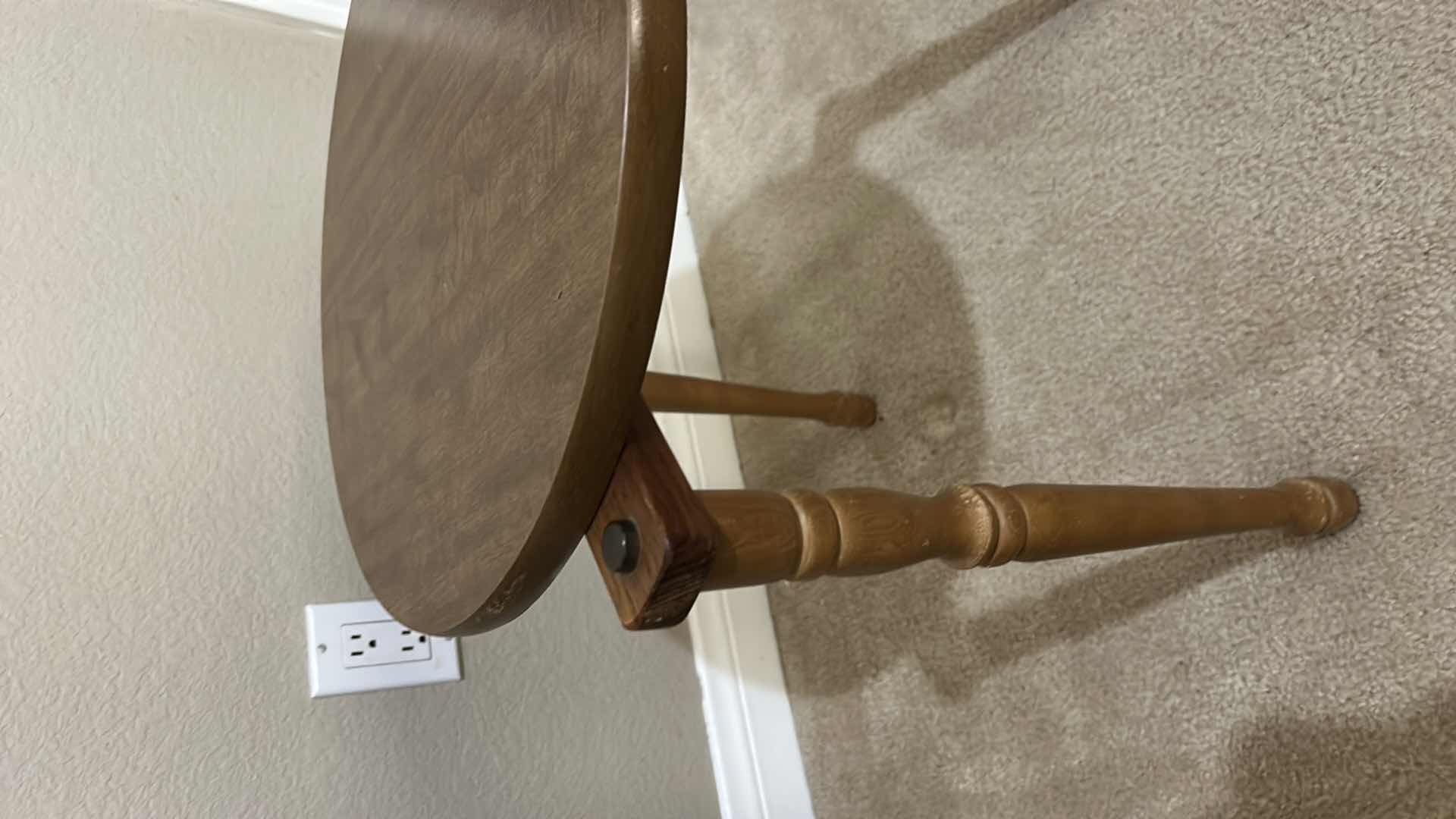 Photo 1 of SMALL ACCENT TABLE / PLANT STAND 19“ x H18“