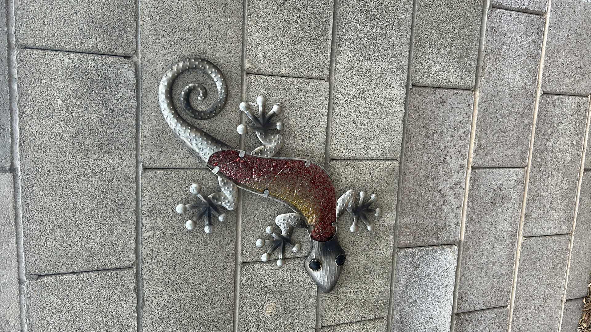 Photo 1 of METAL GEIKO WALL HANGING