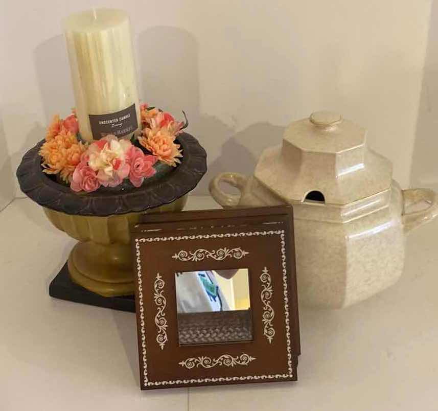 Photo 1 of 6-URN WITH CANDLE H14/2”, TUREEN, 3 WALL DECOR