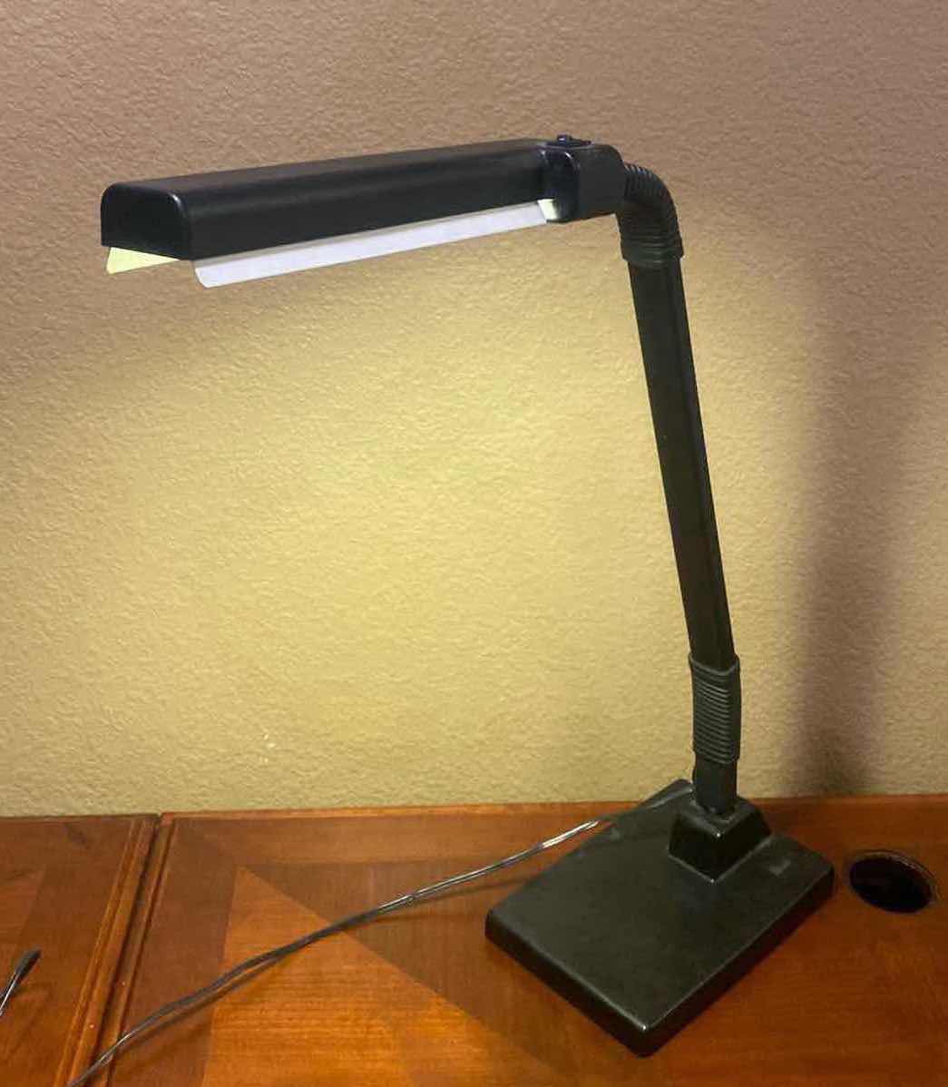 Photo 1 of DESK LAMP H25”