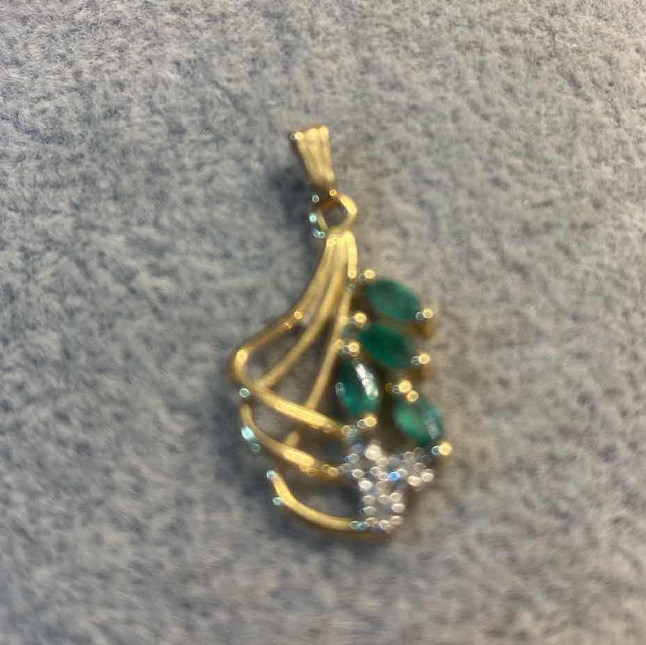 Photo 1 of 14K GOLD PENDANT W/ EMERALD & DIAMONDS 1.3 GRAMS