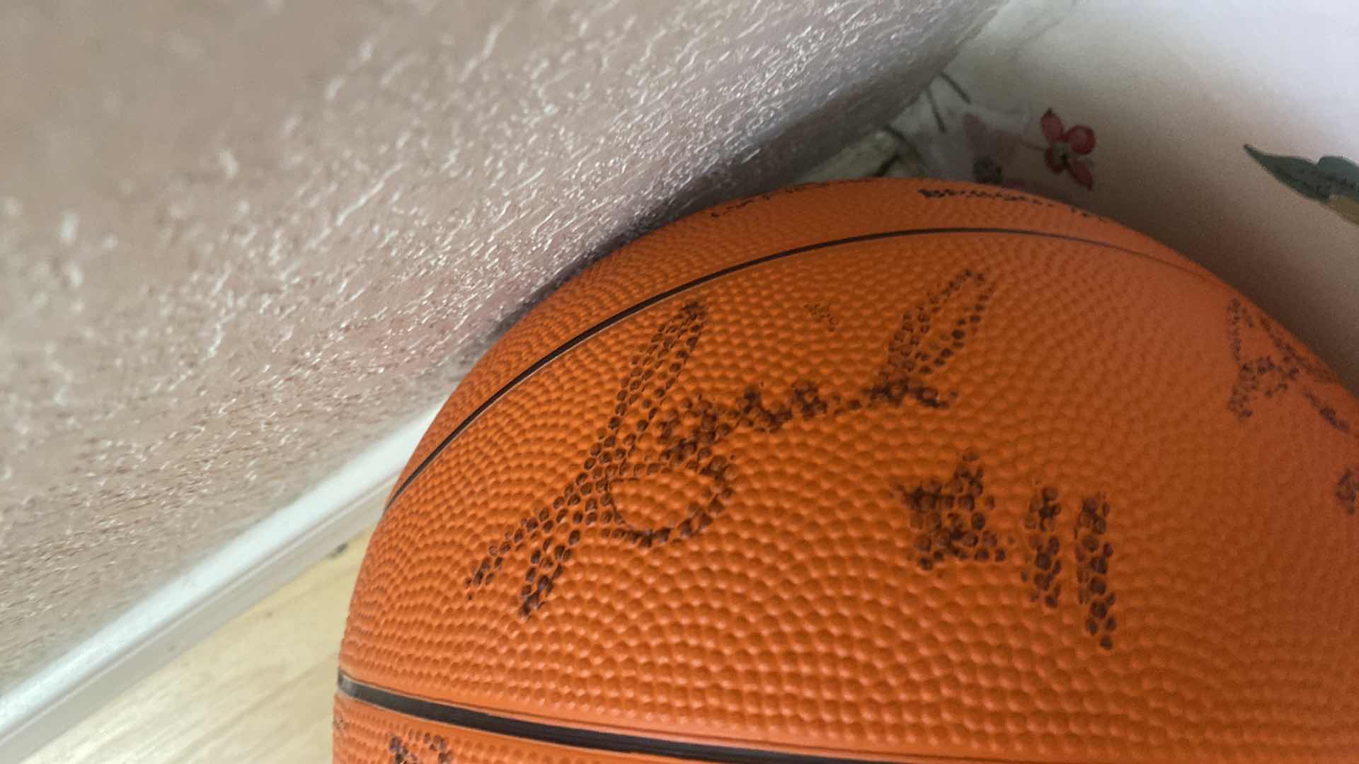 Photo 14 of DETROIT PISTONS AUTOGRAPHED BASKETBALL-WITH 1990 POSTER