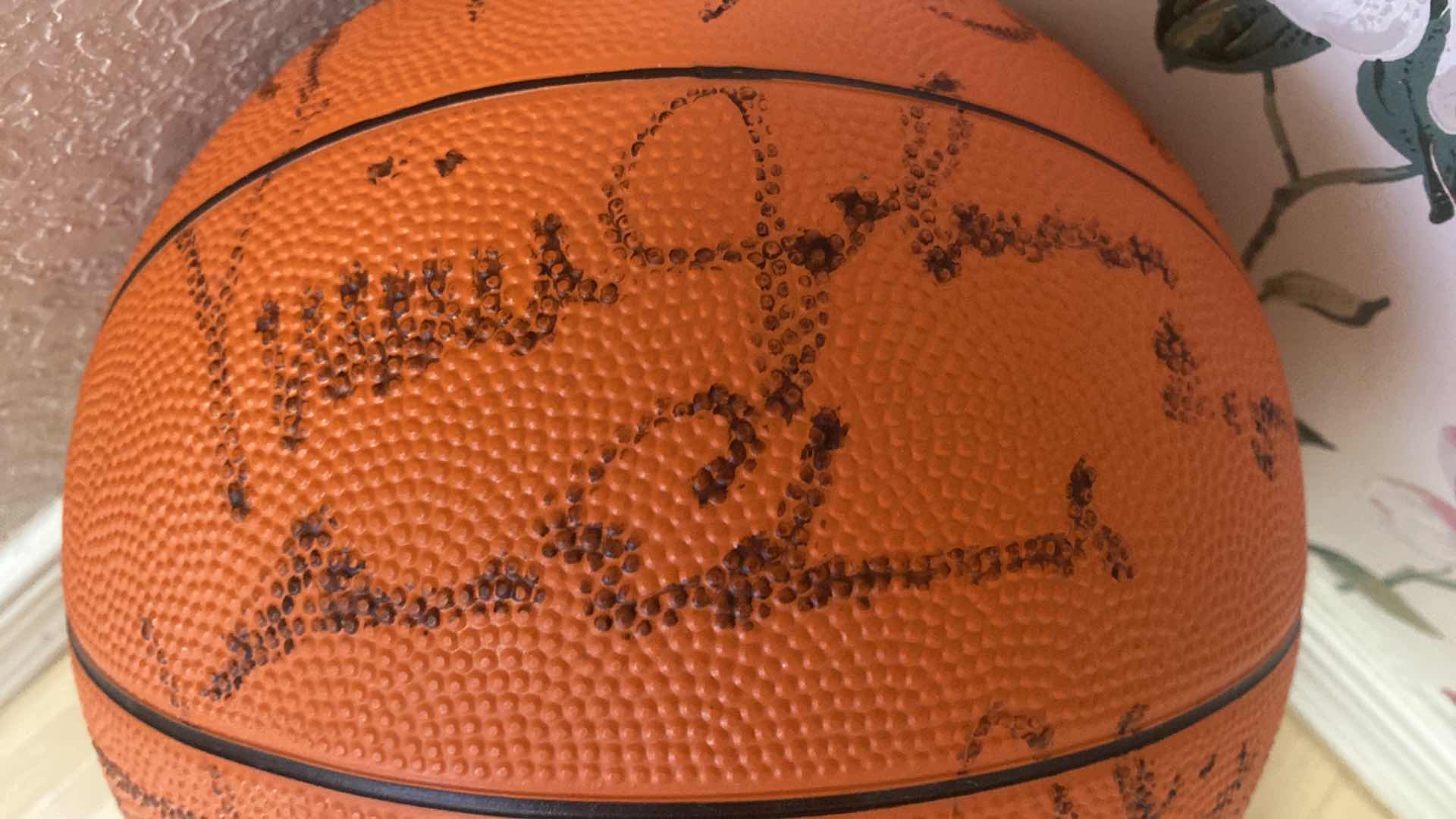 Photo 9 of DETROIT PISTONS AUTOGRAPHED BASKETBALL-WITH 1990 POSTER