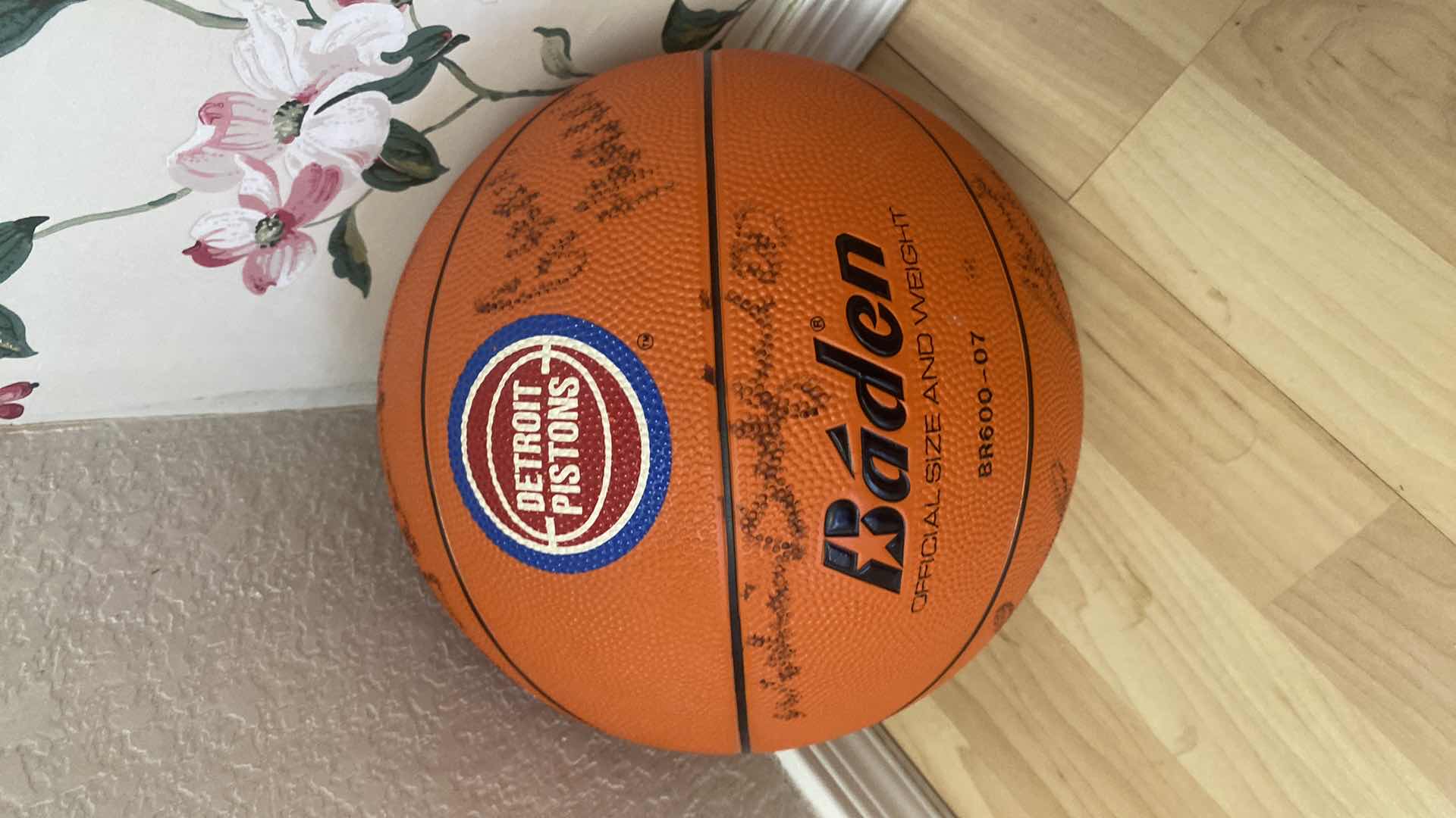 Photo 3 of DETROIT PISTONS AUTOGRAPHED BASKETBALL-WITH 1990 POSTER