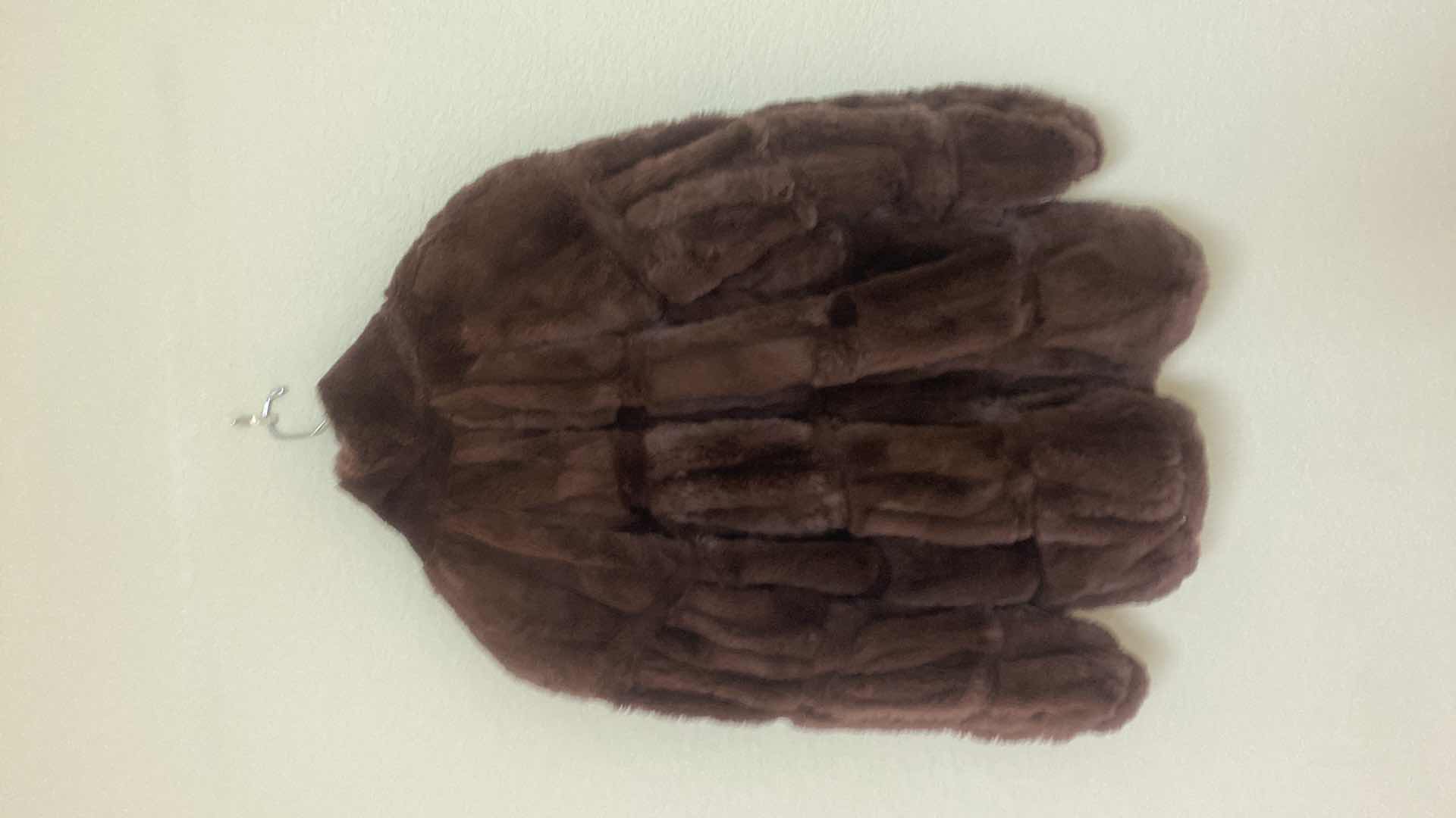 Photo 3 of LADIES SHEARED FUR COAT SIZE APPROX S/M FROM SAMIENTOS IN NAPOLI  ITALY