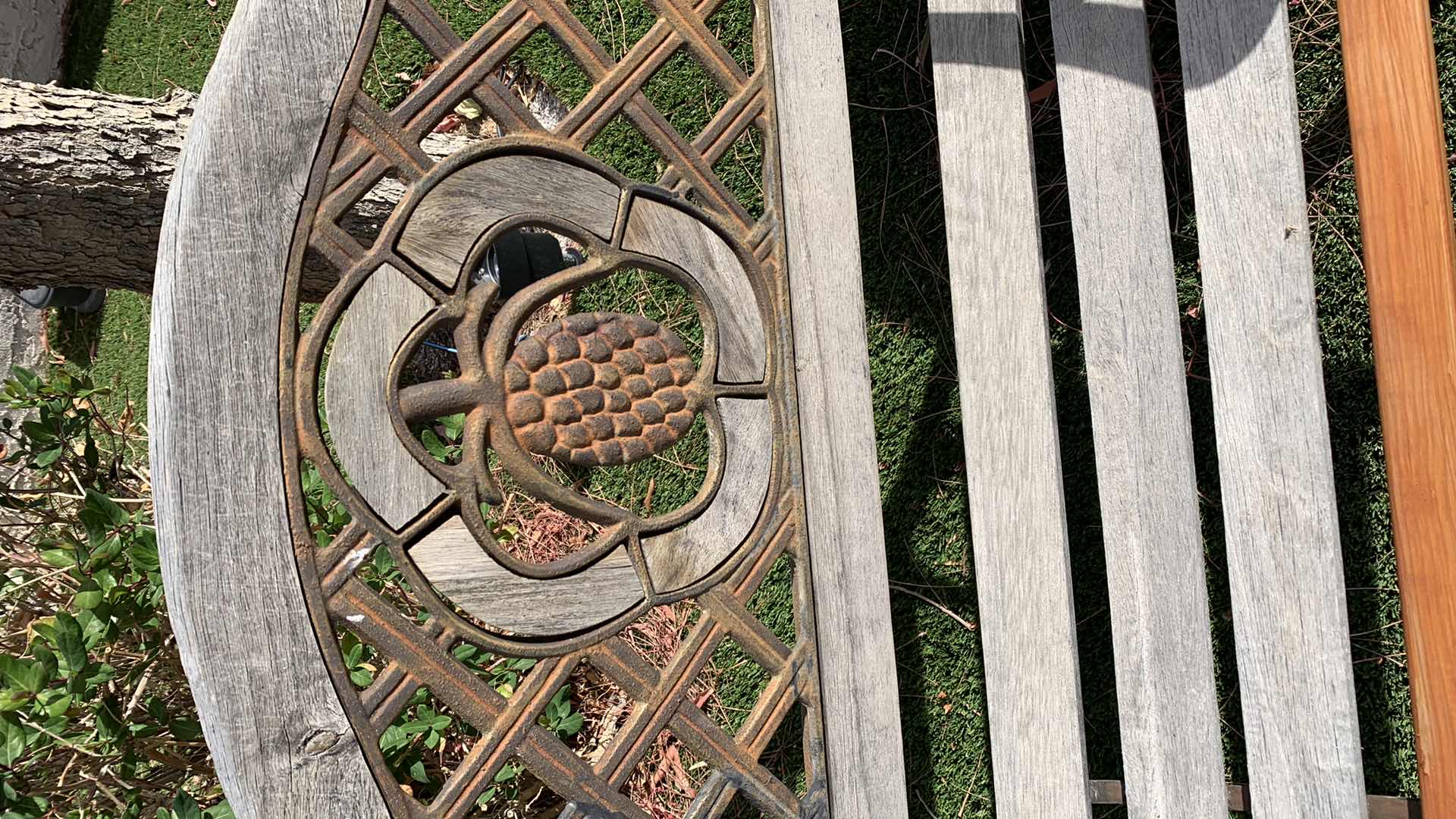 Photo 2 of WOODEN AND METAL PINEAPPLE THEMED PATIO SEAT