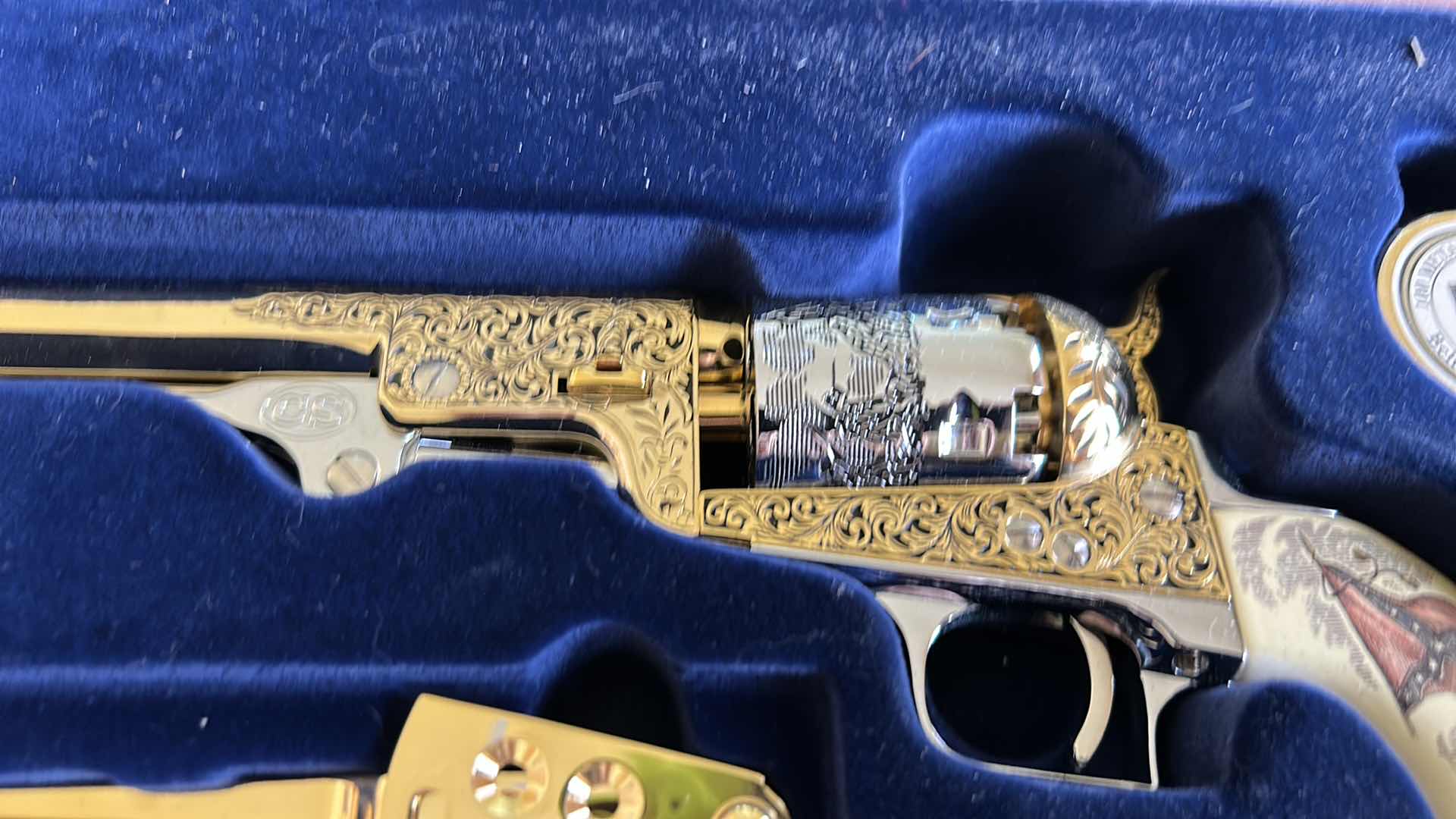 Photo 1 of FRANKLIN MINT REPLICA CIVIL WAR CONFEDERATE REVOLVER