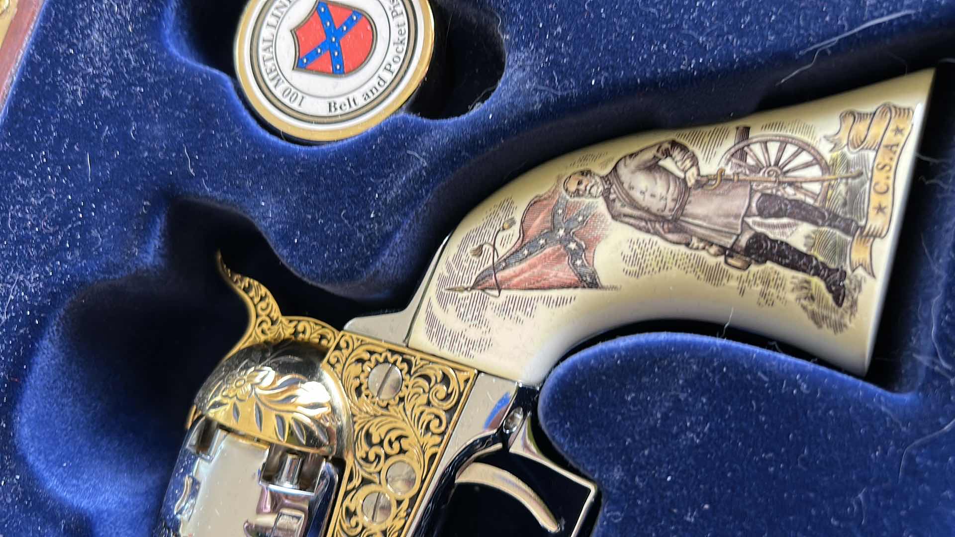 Photo 1 of FRANKLIN MINT REPLICA CIVIL WAR CONFEDERATE REVOLVER