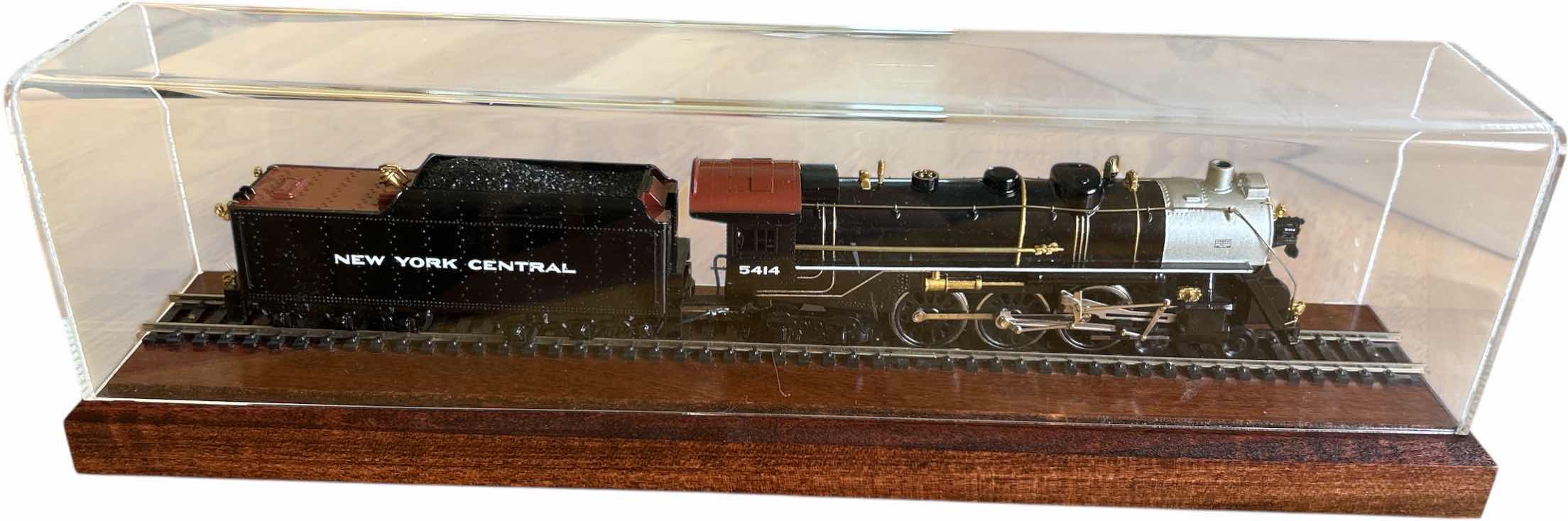 Photo 1 of NEW YORK CENTRAL TRAIN AND TRACK IN DISPLAY CASE ( The model train a New York Central 5414 O Scale Brass Hudson Steam Locomotive and Tender)