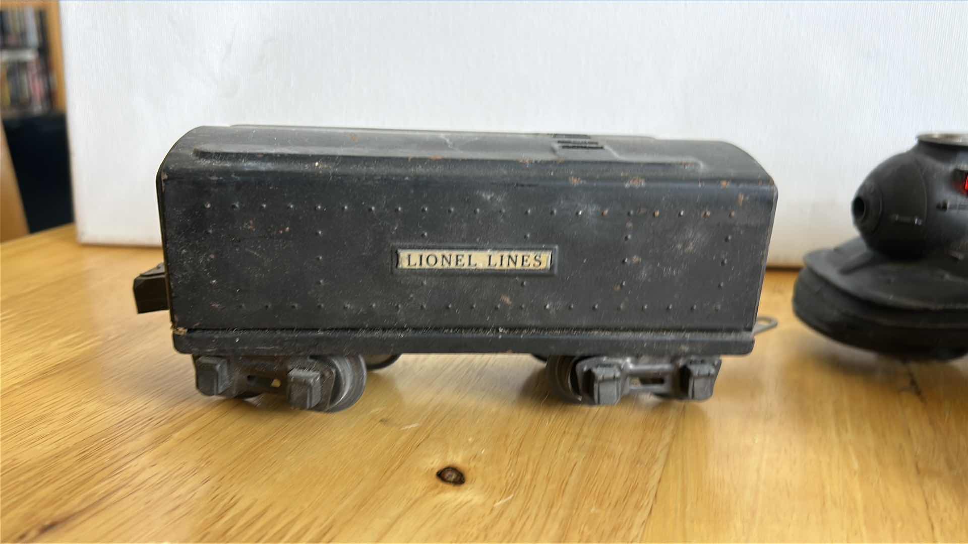 Photo 1 of 5 LIONEL LINES TRAINS