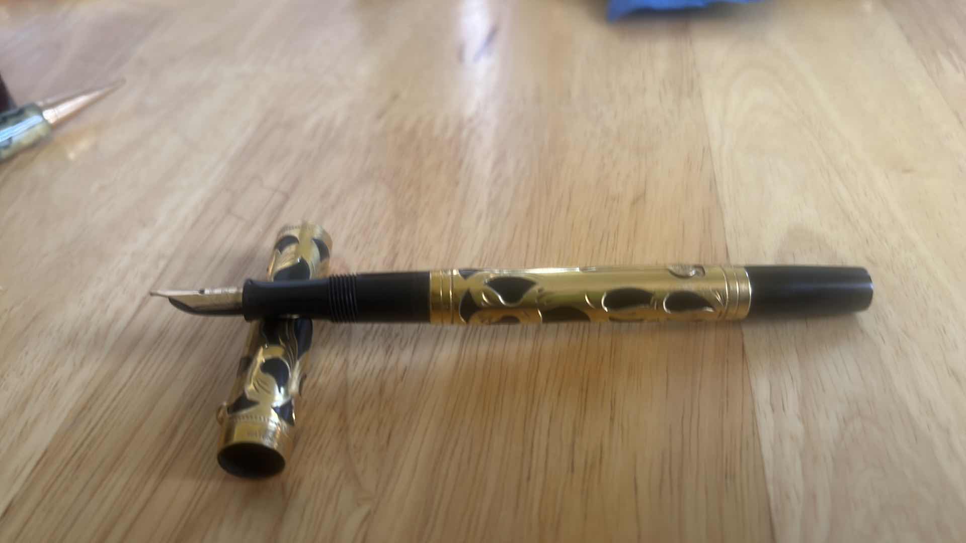 Photo 1 of VINTAGE SHEAFFER NOSTALGIA SOLID 14K GOLD OVERLAY FOUNTAIN PEN