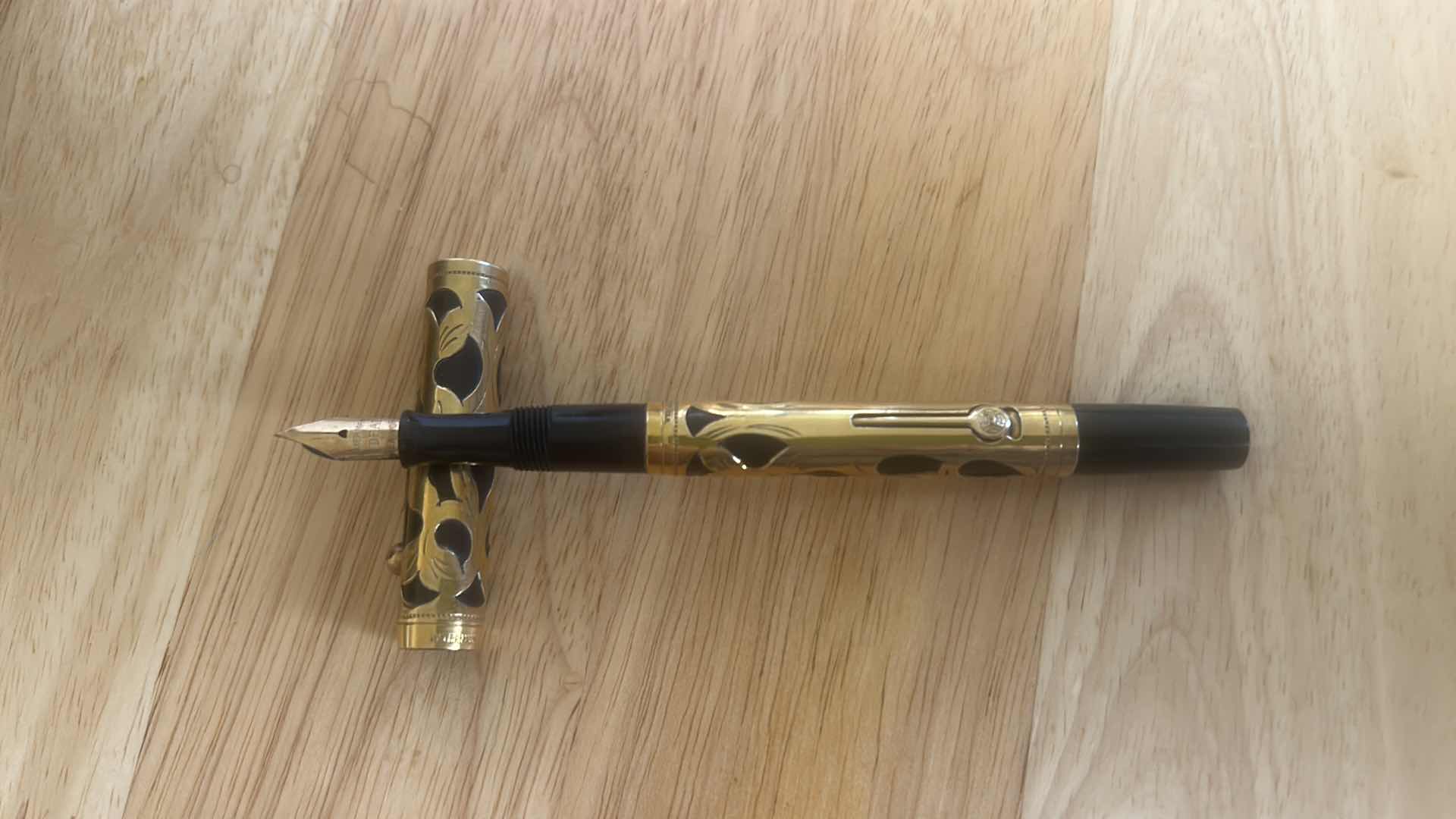Photo 1 of VINTAGE SHEAFFER NOSTALGIA SOLID 14K GOLD OVERLAY FOUNTAIN PEN