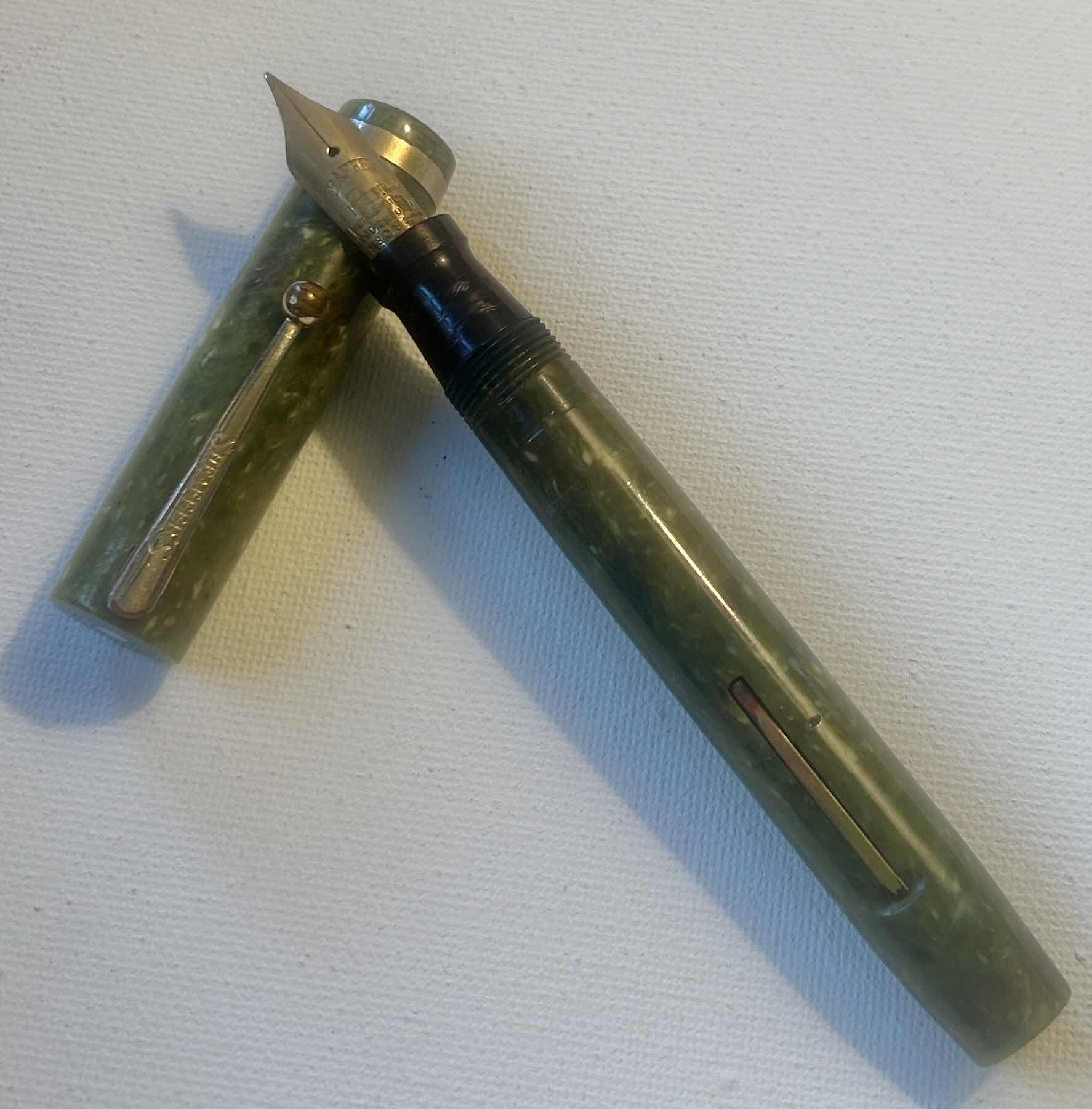 Photo 1 of VINTAGE SHEAFFER LIFETIME SENIOR FLAT FOUNTAIN PEN IN JADE GREEN