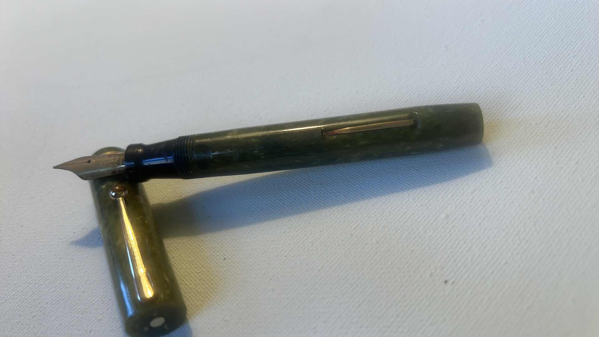 Photo 1 of VINTAGE SHEAFFER LIFETIME SENIOR FLAT FOUNTAIN PEN IN JADE GREEN