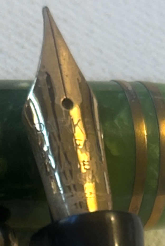 Photo 1 of  VINTAGE PARKER DUOFOLD FOUNTAIN PEN IN JADE GREEN