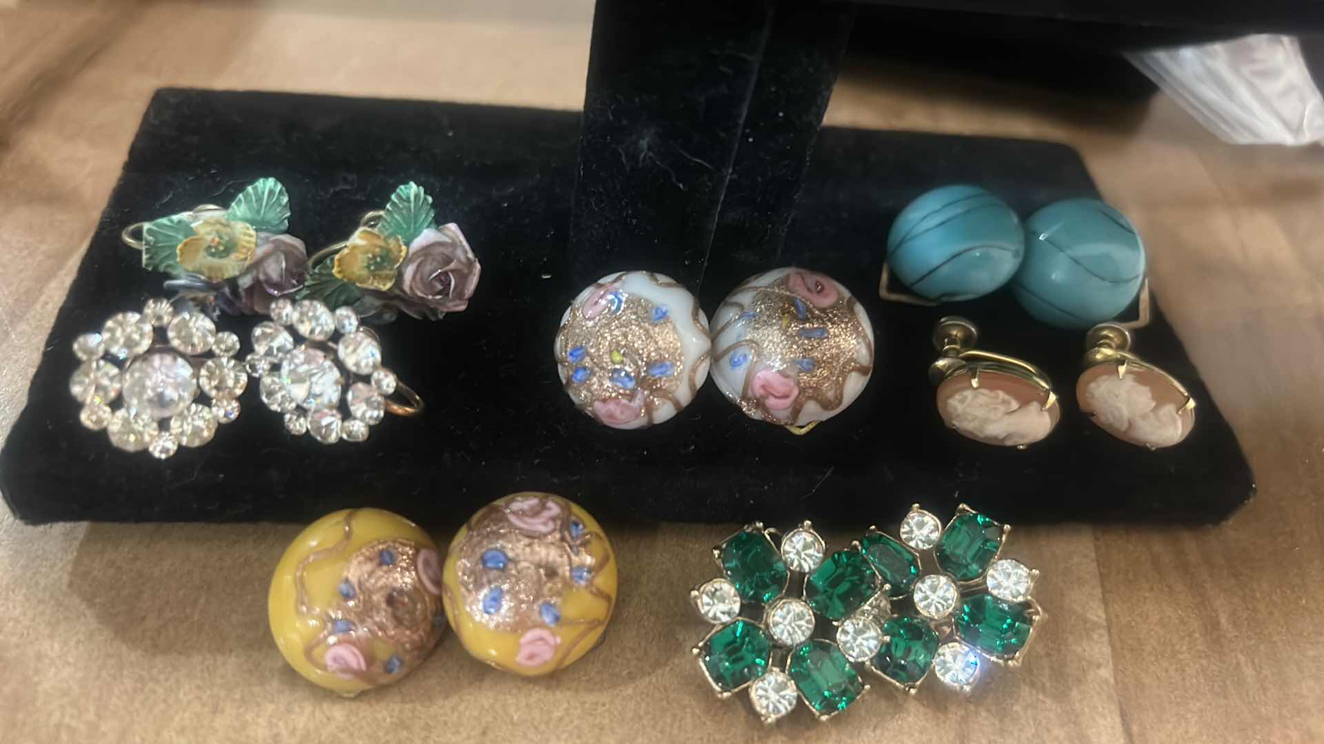 Photo 1 of 7 PAIRS VINTAGE CLIP ON EARRINGS