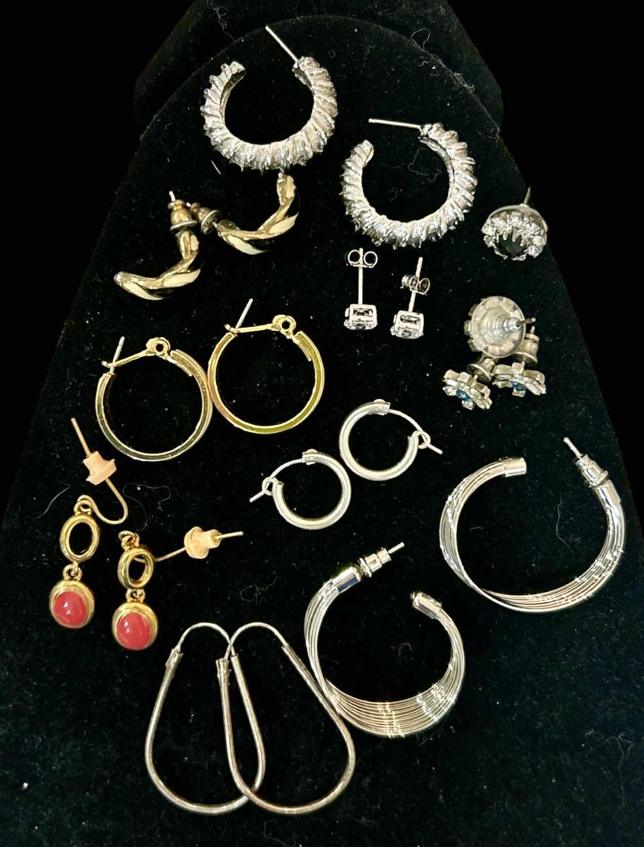 Photo 1 of FASHION JEWELRY - 10 PAIRS EARRINGS