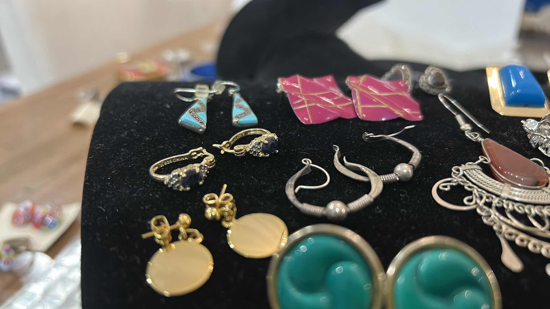 Photo 1 of FASHION JEWELRY - 10 PAIRS EARRINGS