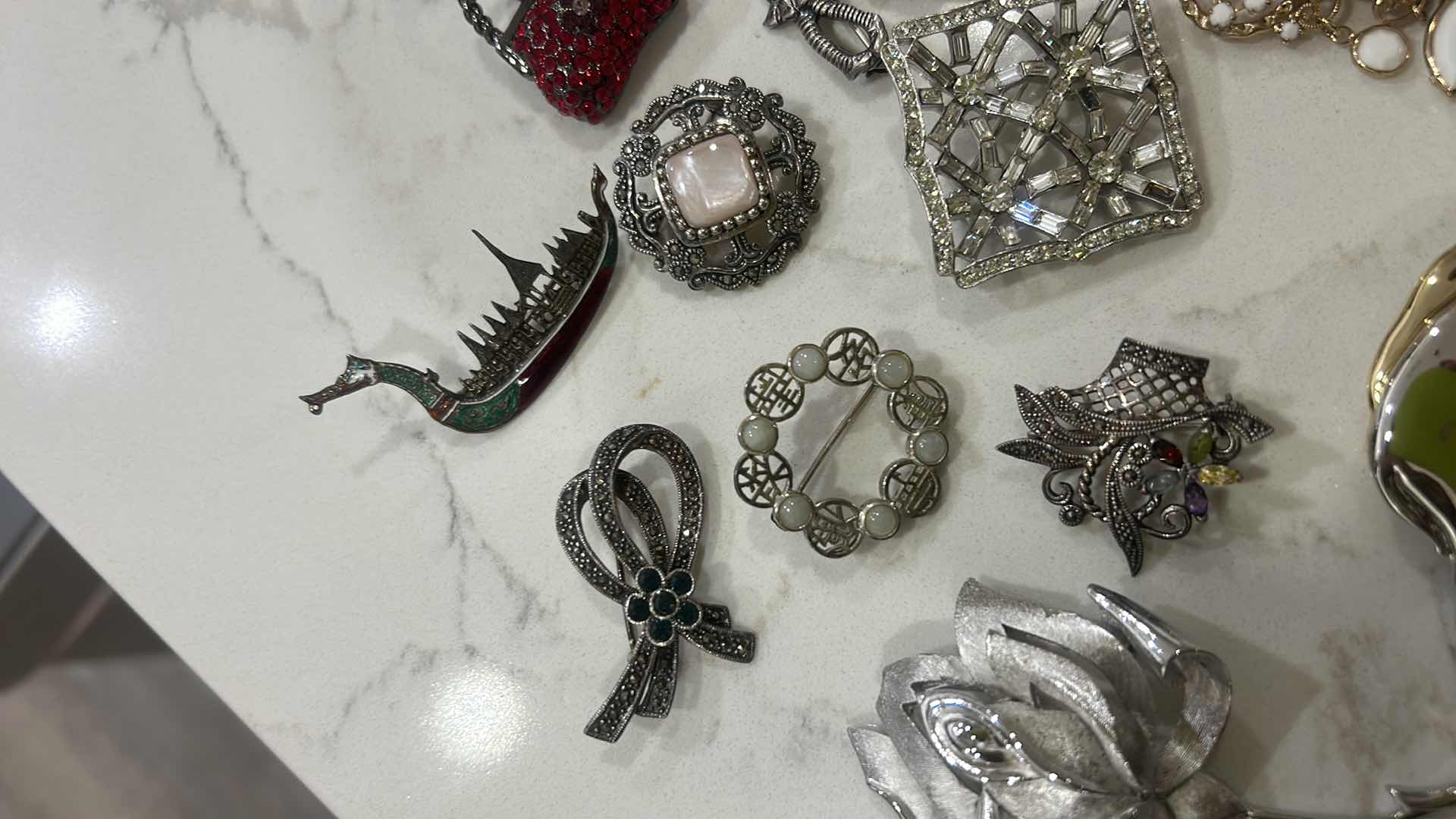 Photo 1 of 20 BROOCHES / PINS