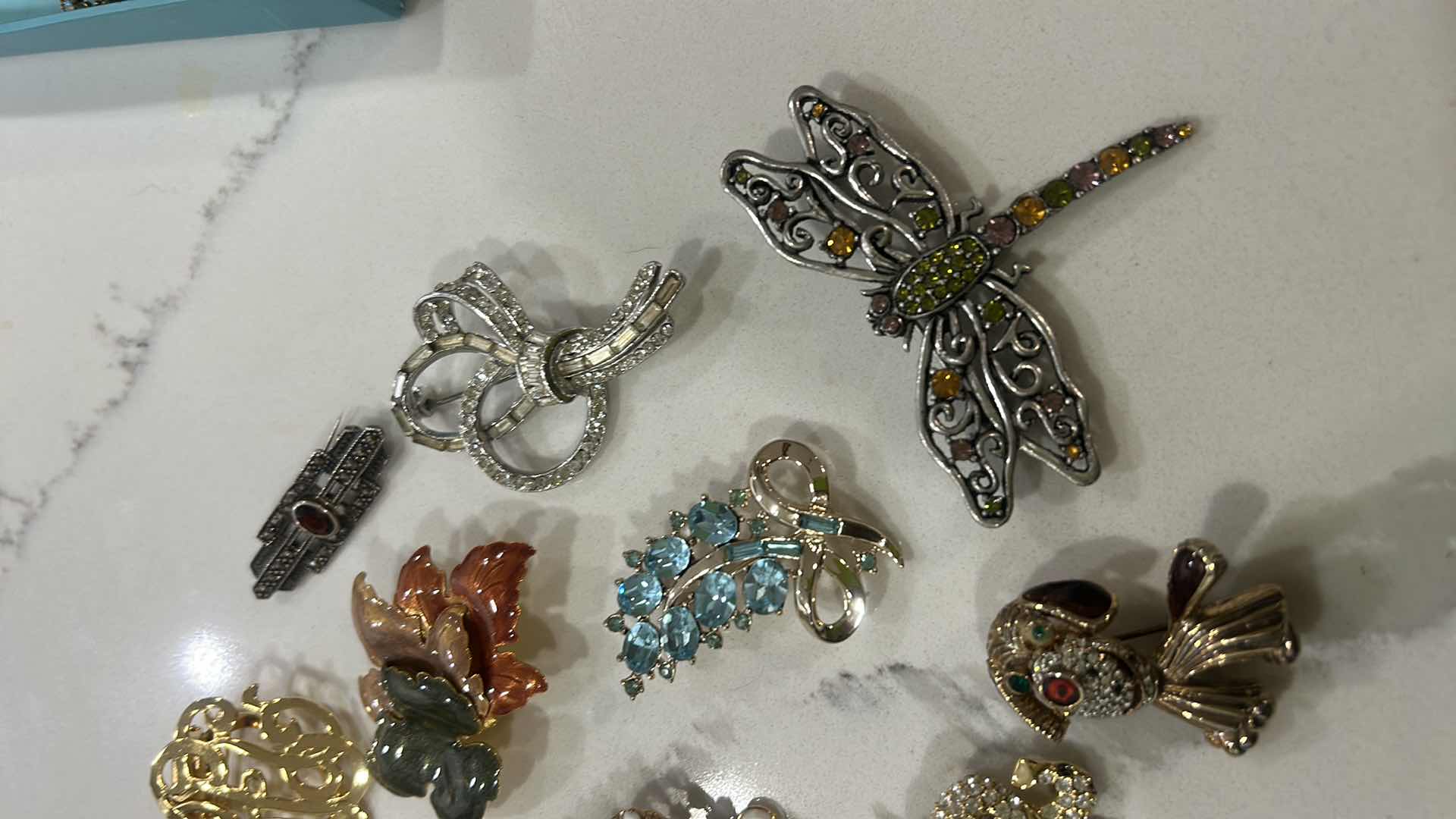 Photo 1 of 20 BROOCHES / PINS