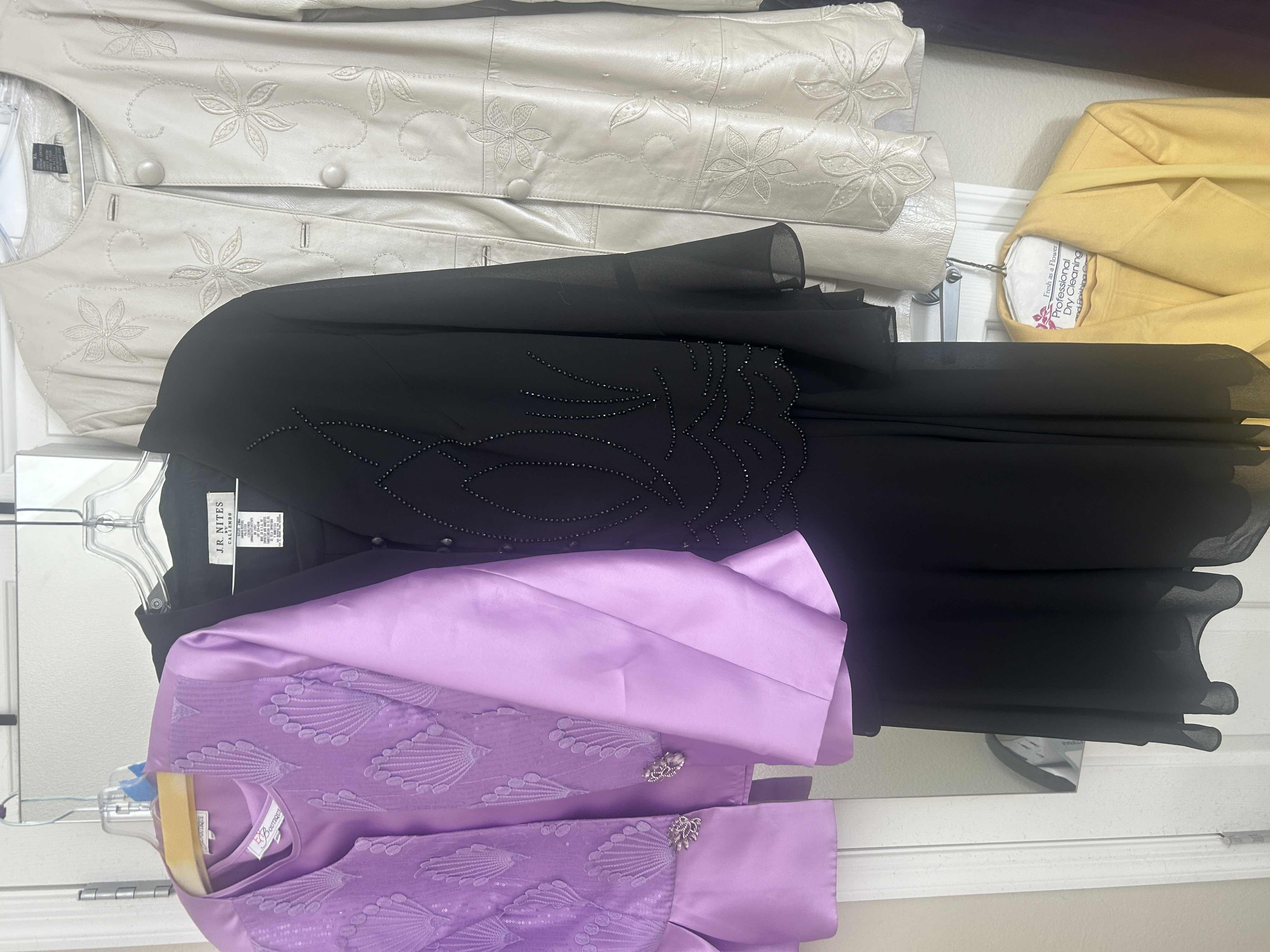 Photo 1 of 31 PC’S WOMENS PLUS SIZE CLOTHING