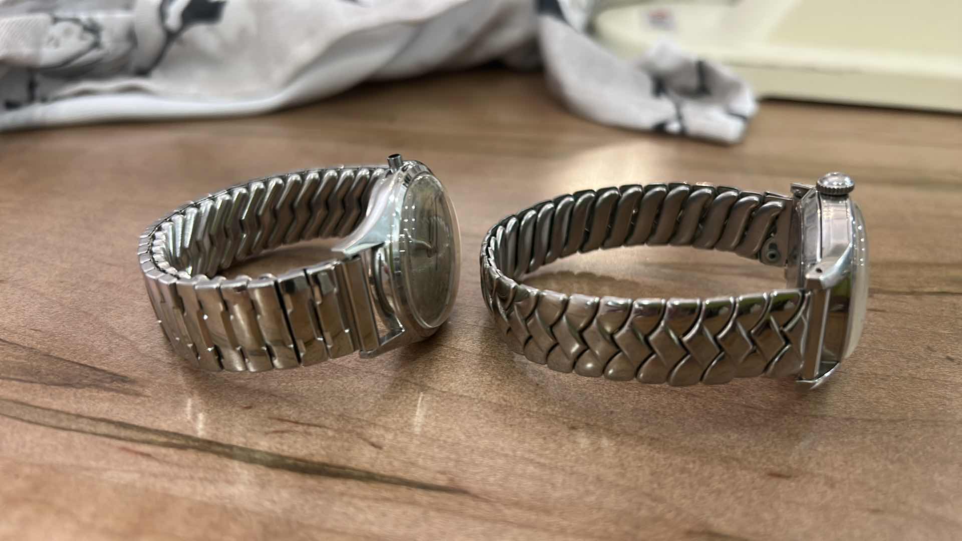 Photo 1 of 2 MENS VINTAGE WATCHES, COLLIER 17 JEWELS WATERPROOF & GENEVA