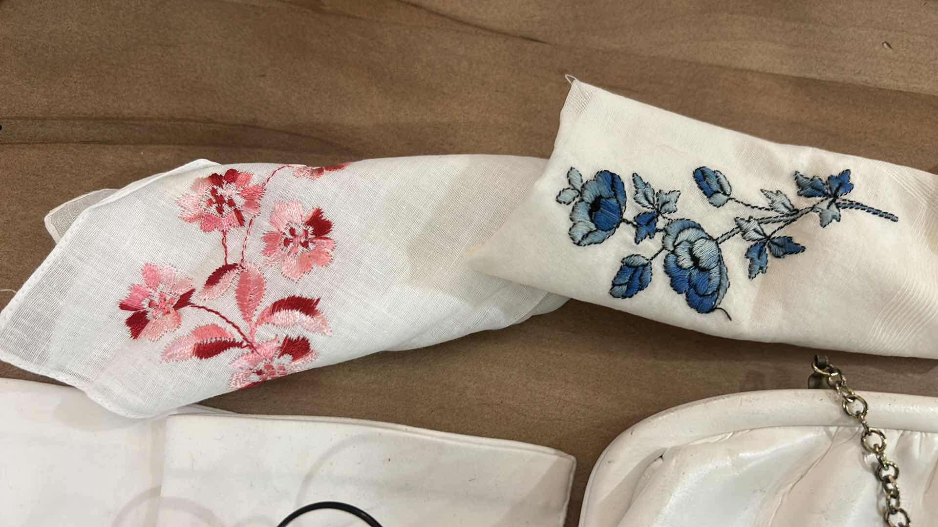 Photo 1 of LADIES VINTAGE COLLECTION / GLOVES, CLUTCHES, & MORE