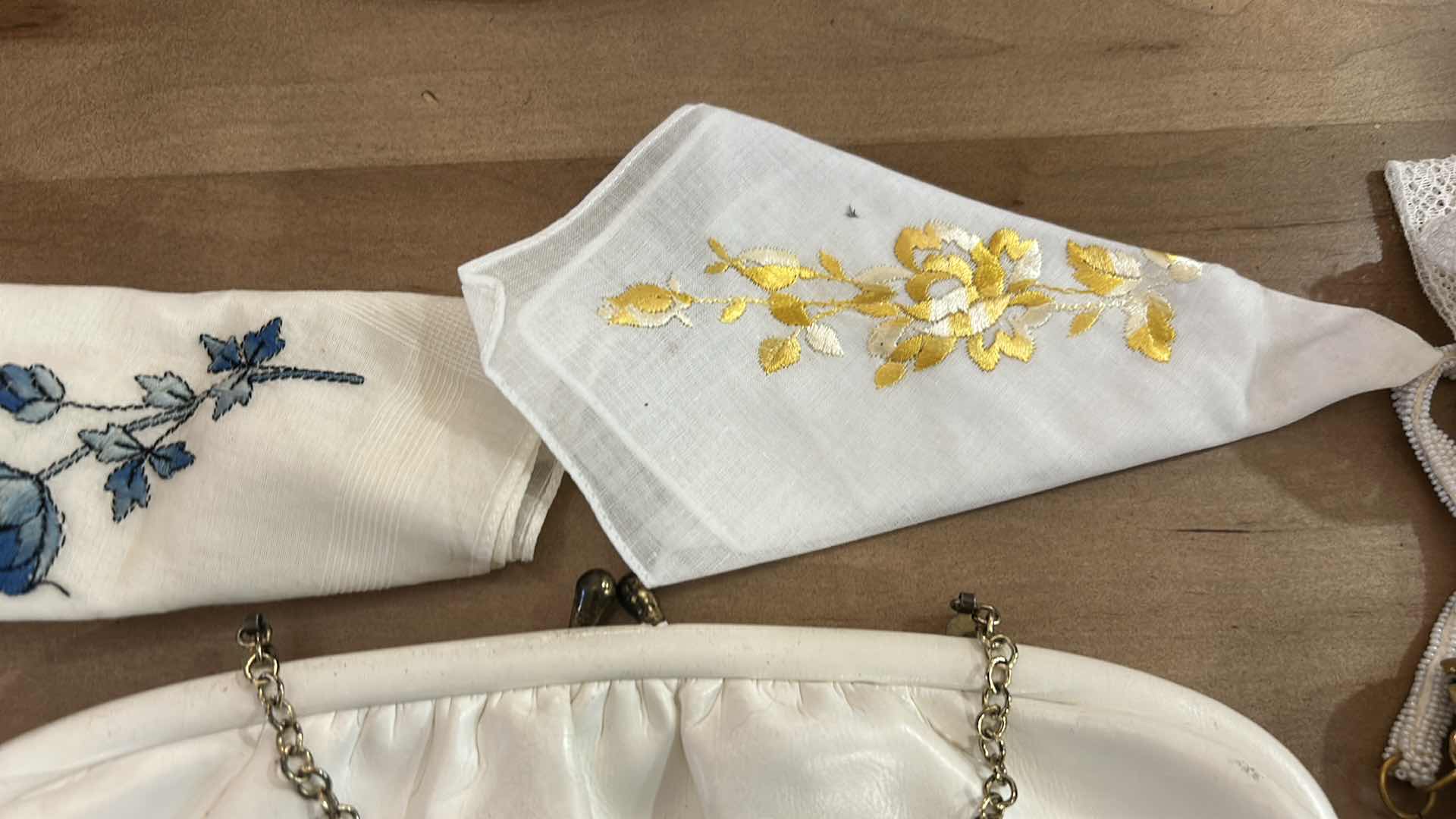 Photo 1 of LADIES VINTAGE COLLECTION / GLOVES, CLUTCHES, & MORE