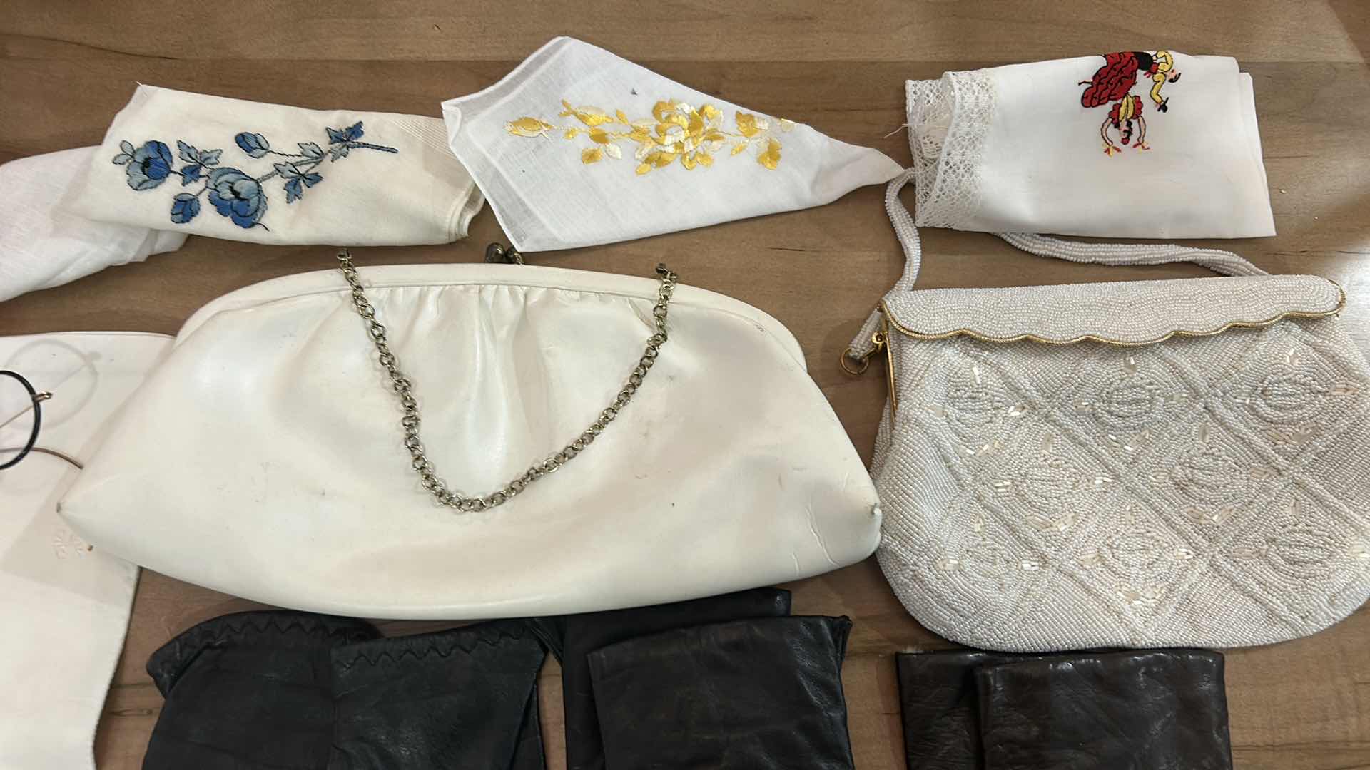 Photo 1 of LADIES VINTAGE COLLECTION / GLOVES, CLUTCHES, & MORE