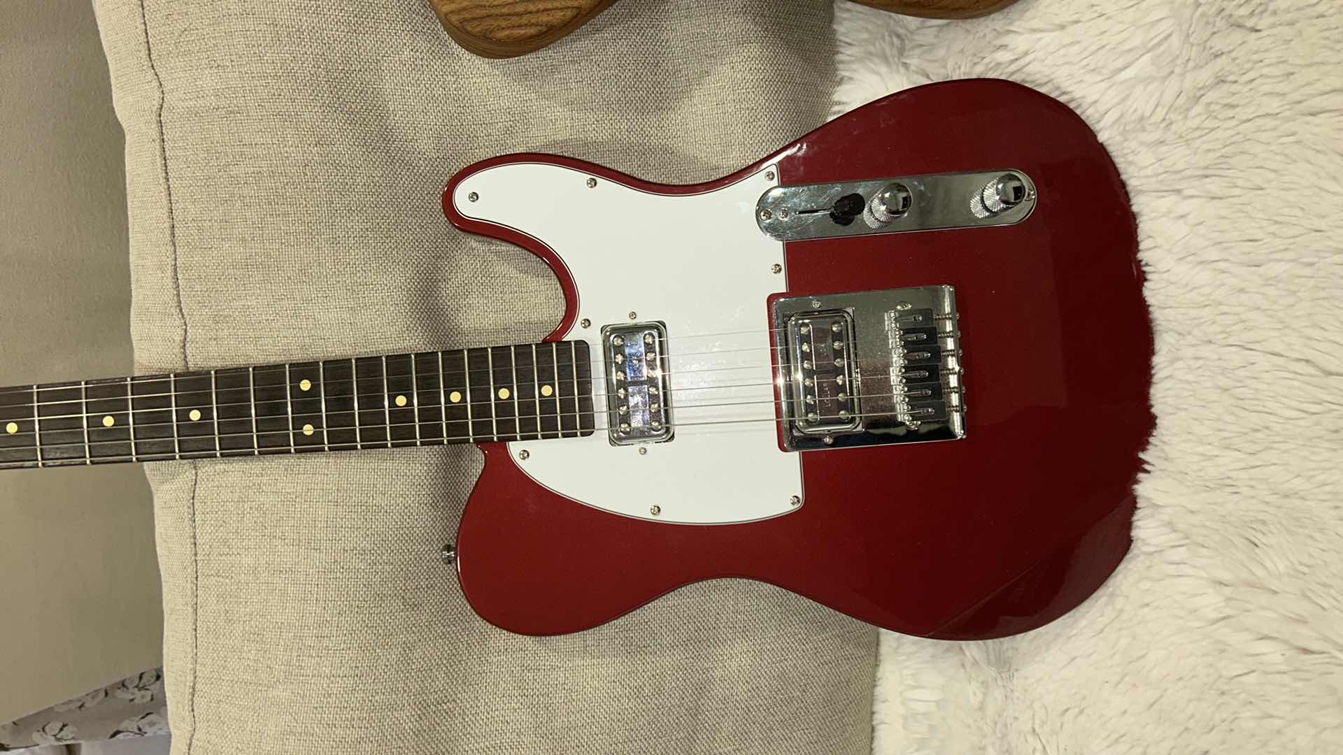 Photo 1 of WARMOTH GUITAR PARTS COMPANY TELECASTER
WARMOTH TELECASTER STYLE BODY
WARMOTH STANDARD THIN ROASTED MAPLE NECK WITH ROSEWOOD FINGERBOARD
BODY PAINTED BY SIX GUNN MUSIC LOCATED IN LAS VEGAS EQUIPPED WITH TWO LOLLAR (LOLLARTRON PICKUPS)