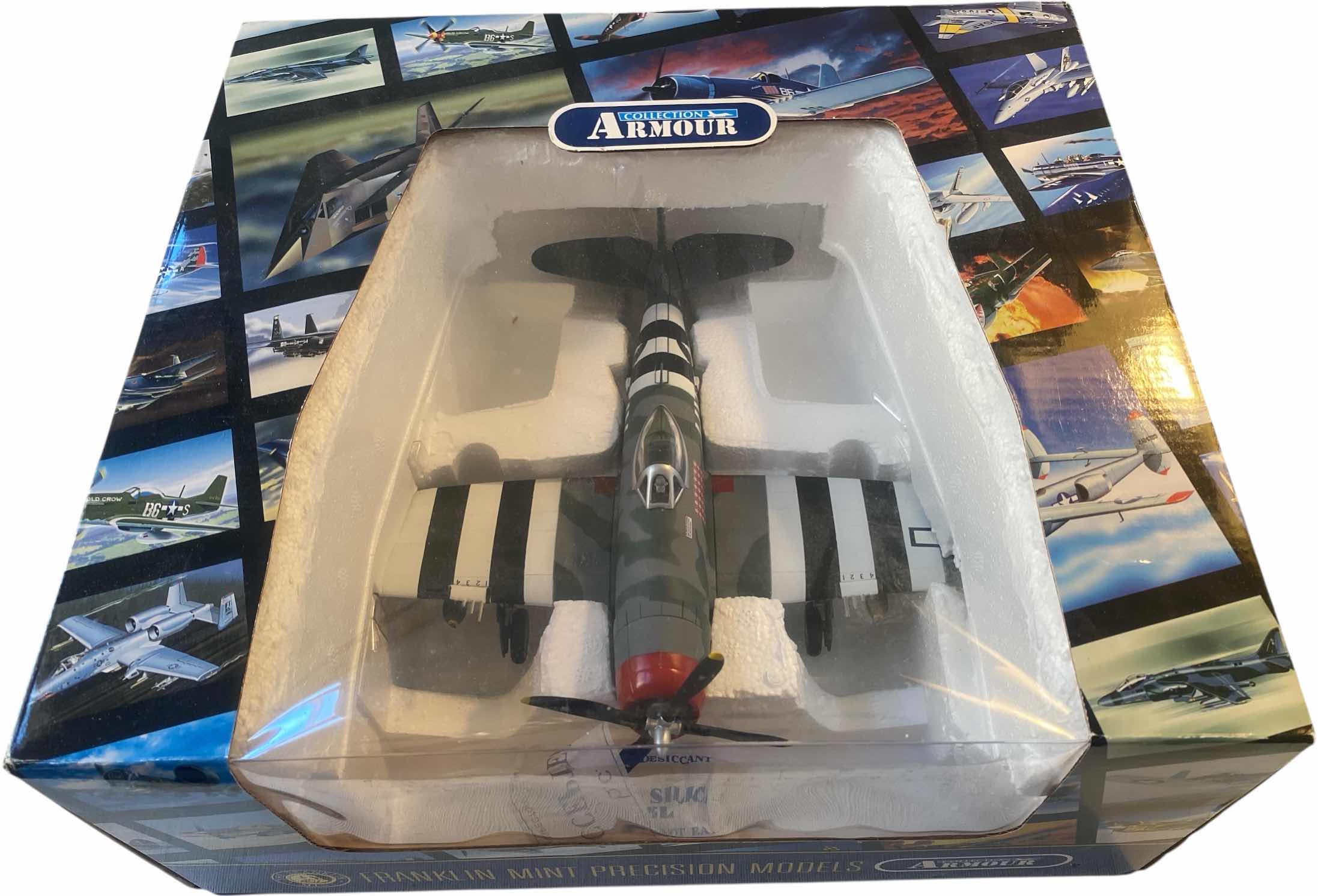 Photo 1 of FRANKLIN MINT ARMOUR COLLECTION 1:48 p-47 THUNDERBIRD MODEL