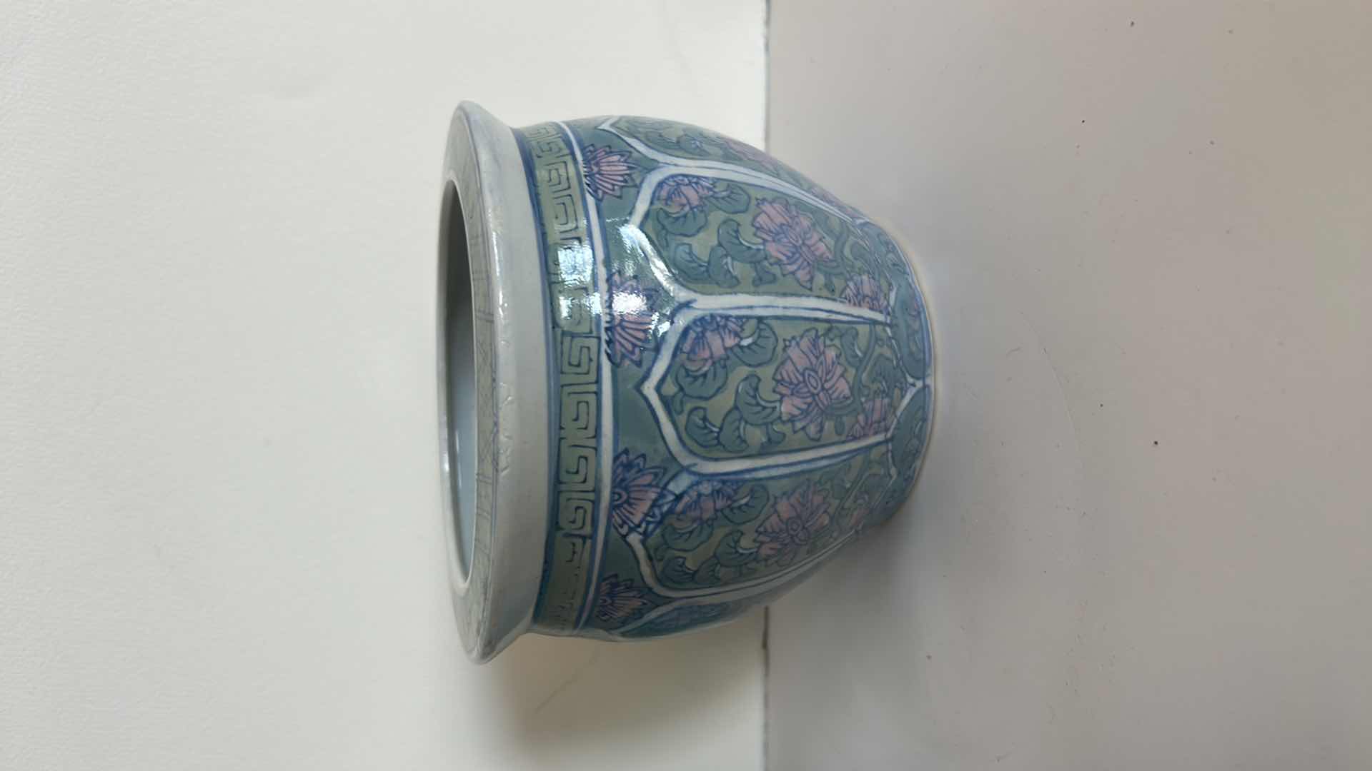 Photo 1 of 5 PC BLUE AND WHITE PORCELAIN/CERAMIC ASSORTMENT (ORBS 5”)