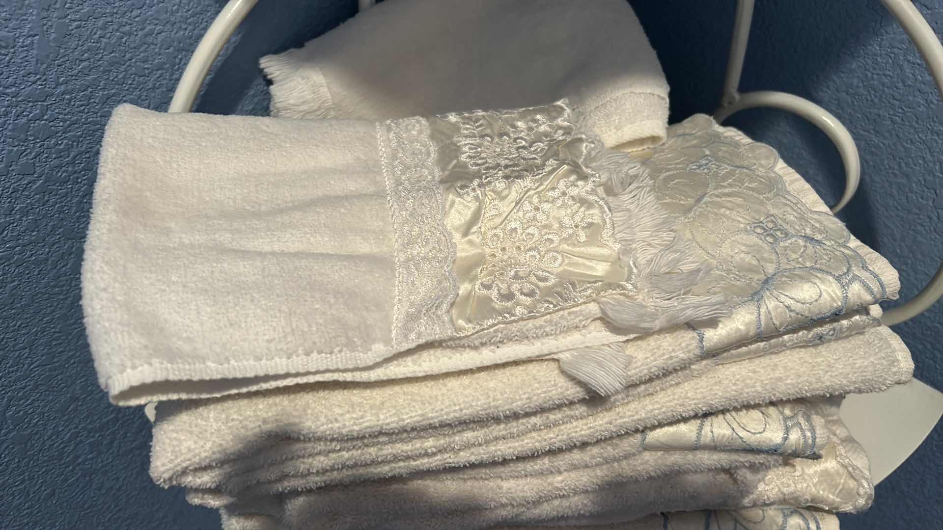 Photo 1 of METAL CORNER UNIT WITH TOWELS H59”