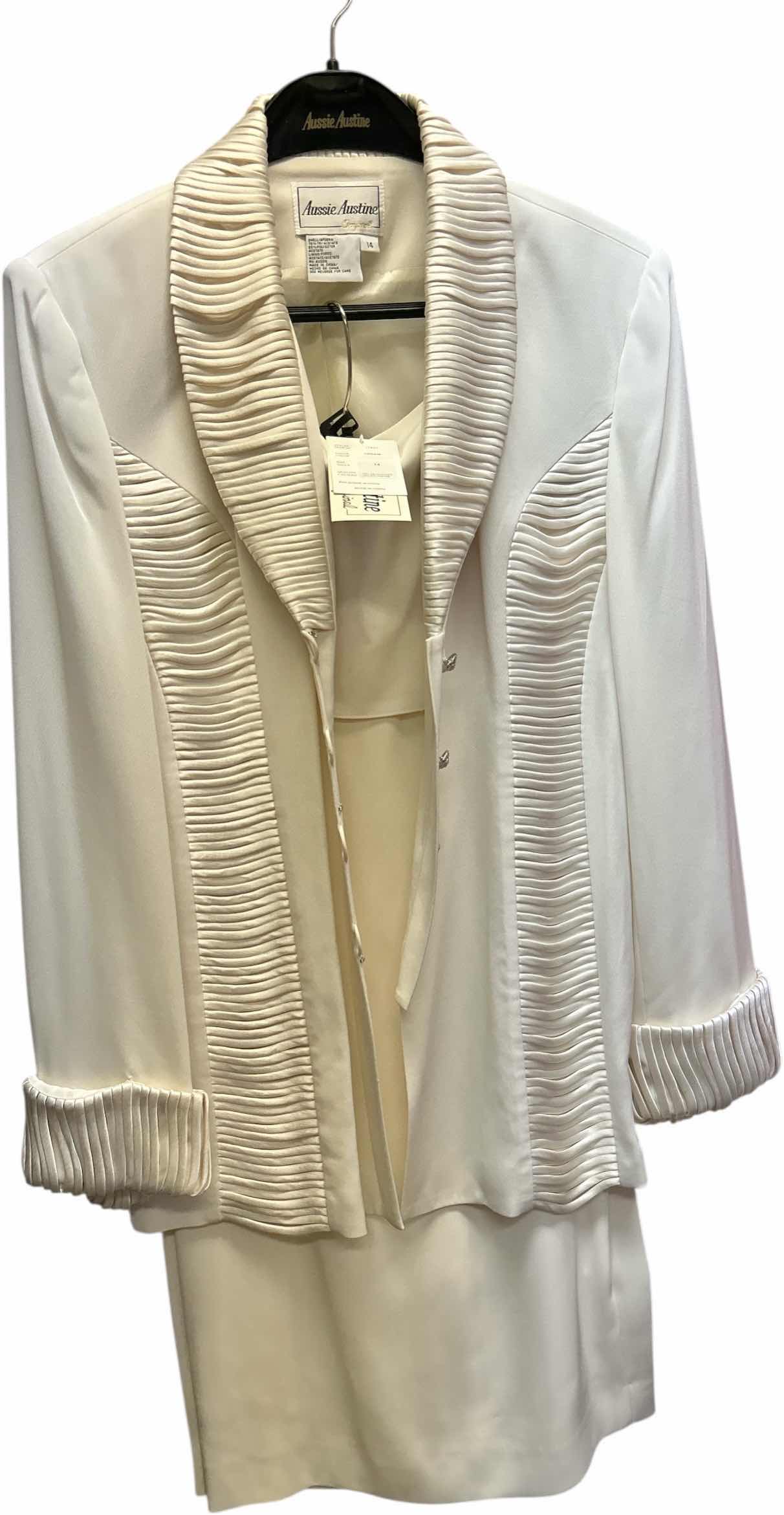 Photo 1 of NEW WITH TAGS - WOMENSWEAR 3 PC SET SIZE 14