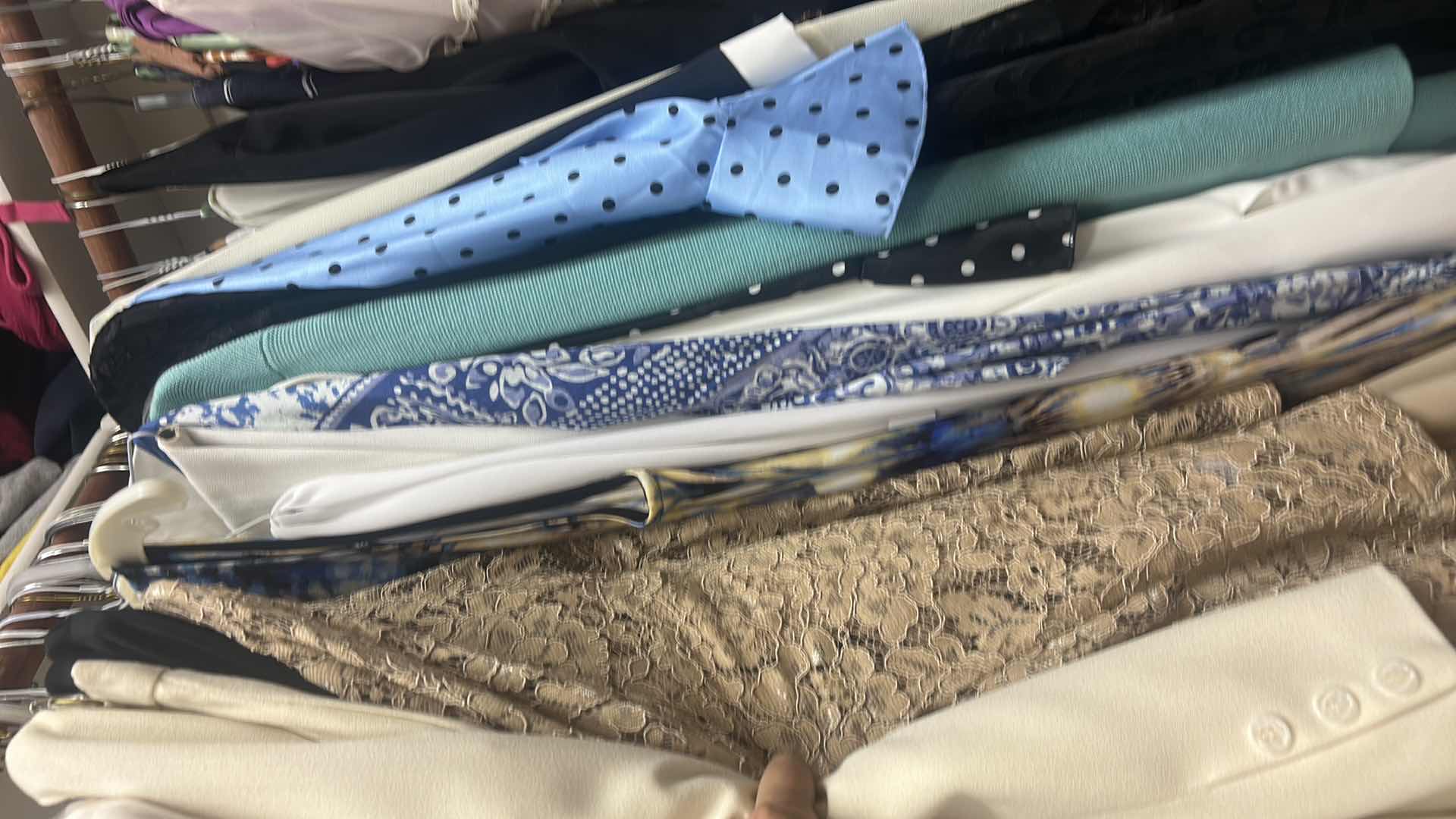 Photo 1 of RACK OF WOMENS CLOTHING SIZES XL XXL & TOP SHELF