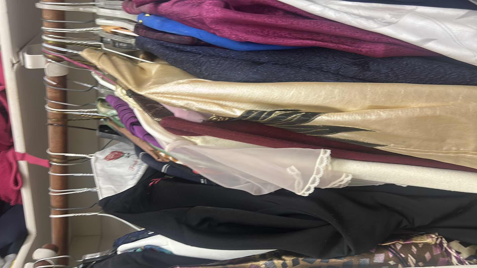Photo 1 of RACK OF WOMENS CLOTHING SIZES XL XXL & TOP SHELF