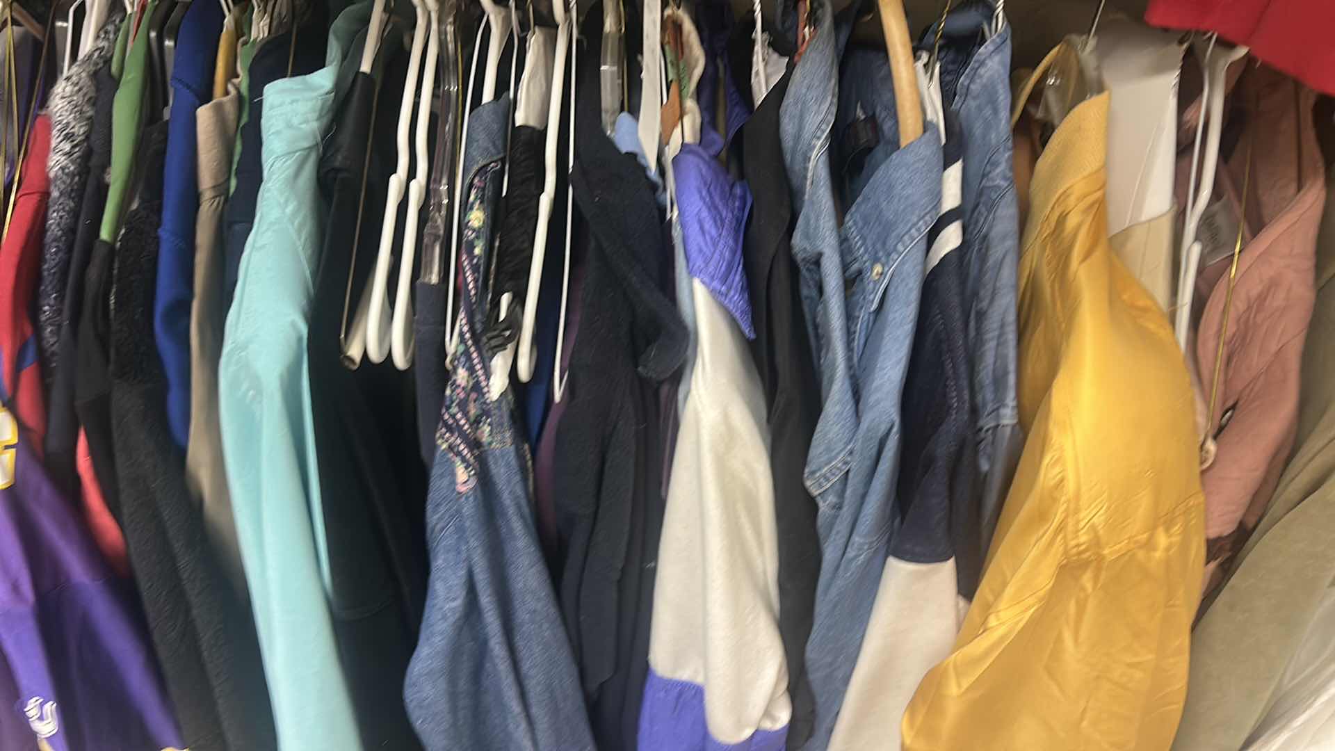Photo 1 of RACK OF WOMENS CLOTHING SIZES XL XXL