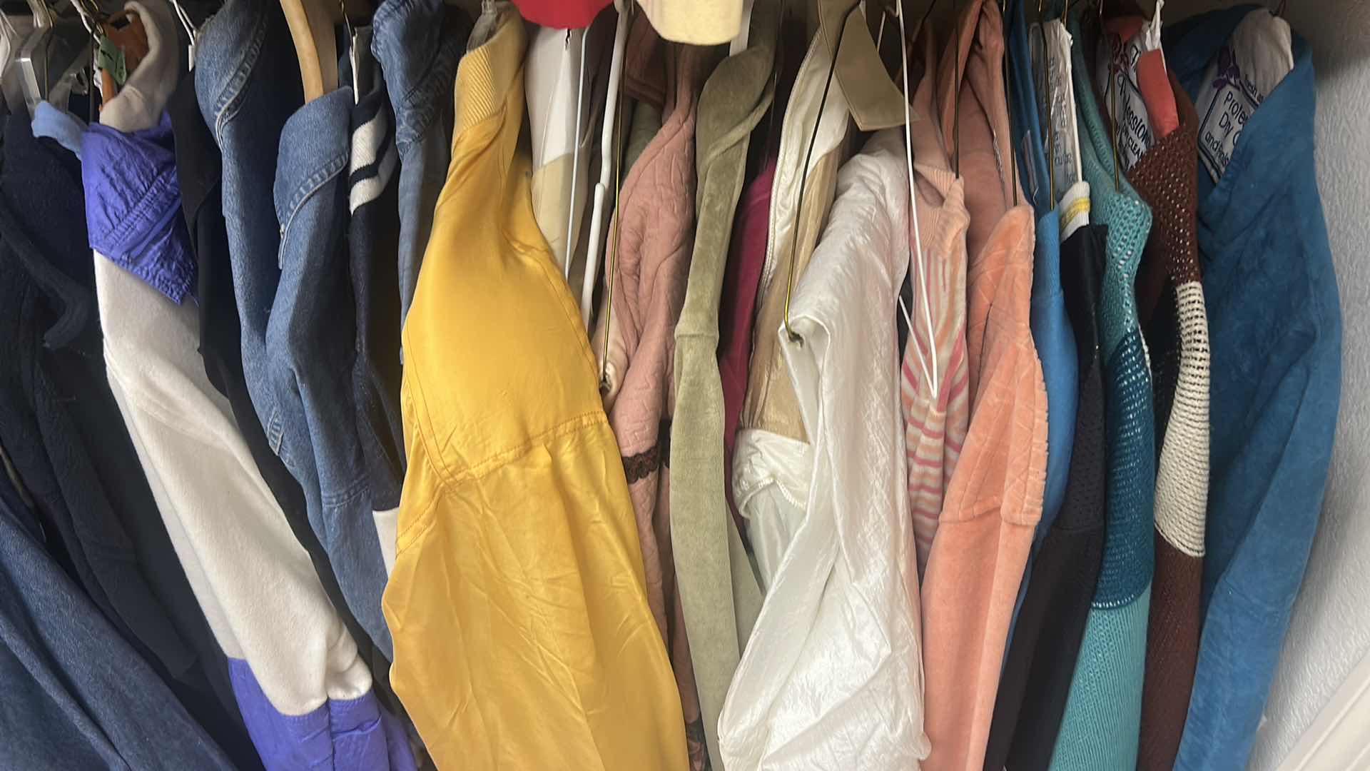 Photo 1 of RACK OF WOMENS CLOTHING SIZES XL XXL