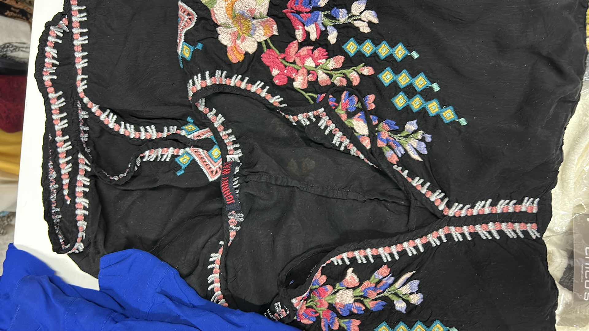 Photo 1 of TOTE - FULL OF XL, XXL WOMENSWEAR, JOHNNY WAS, CHICOS AND MORE