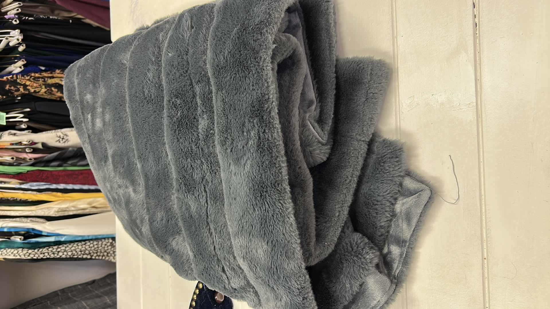 Photo 1 of FRONTGATE NAVY BLUE SMALL BENCH SEAT AND THROW BLANKET 27“ x 19“ x H19“