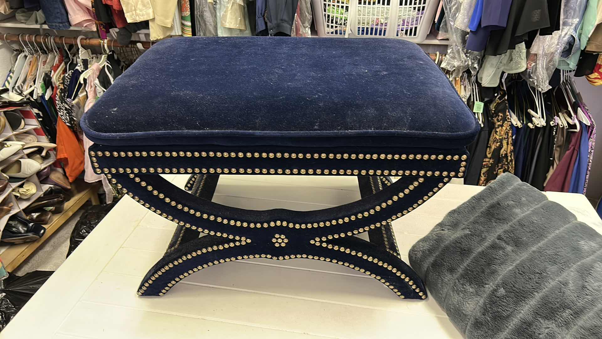 Photo 1 of FRONTGATE NAVY BLUE SMALL BENCH SEAT AND THROW BLANKET 27“ x 19“ x H19“